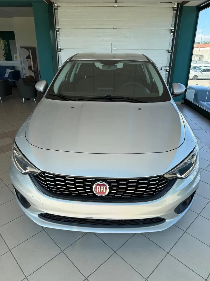 Fiat Tipo Tipo 5 porte II 2016 5p 1.3 mjt Business s Plateado - 2