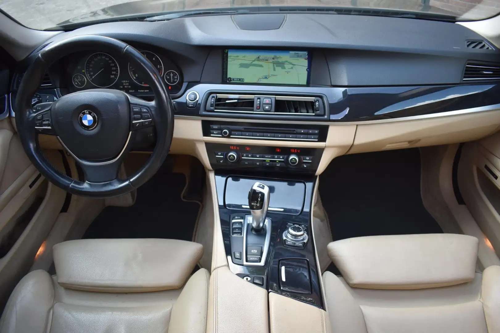 BMW 520 5-serie Touring 520d High Executive '13 Xenon Pano Zwart - 2