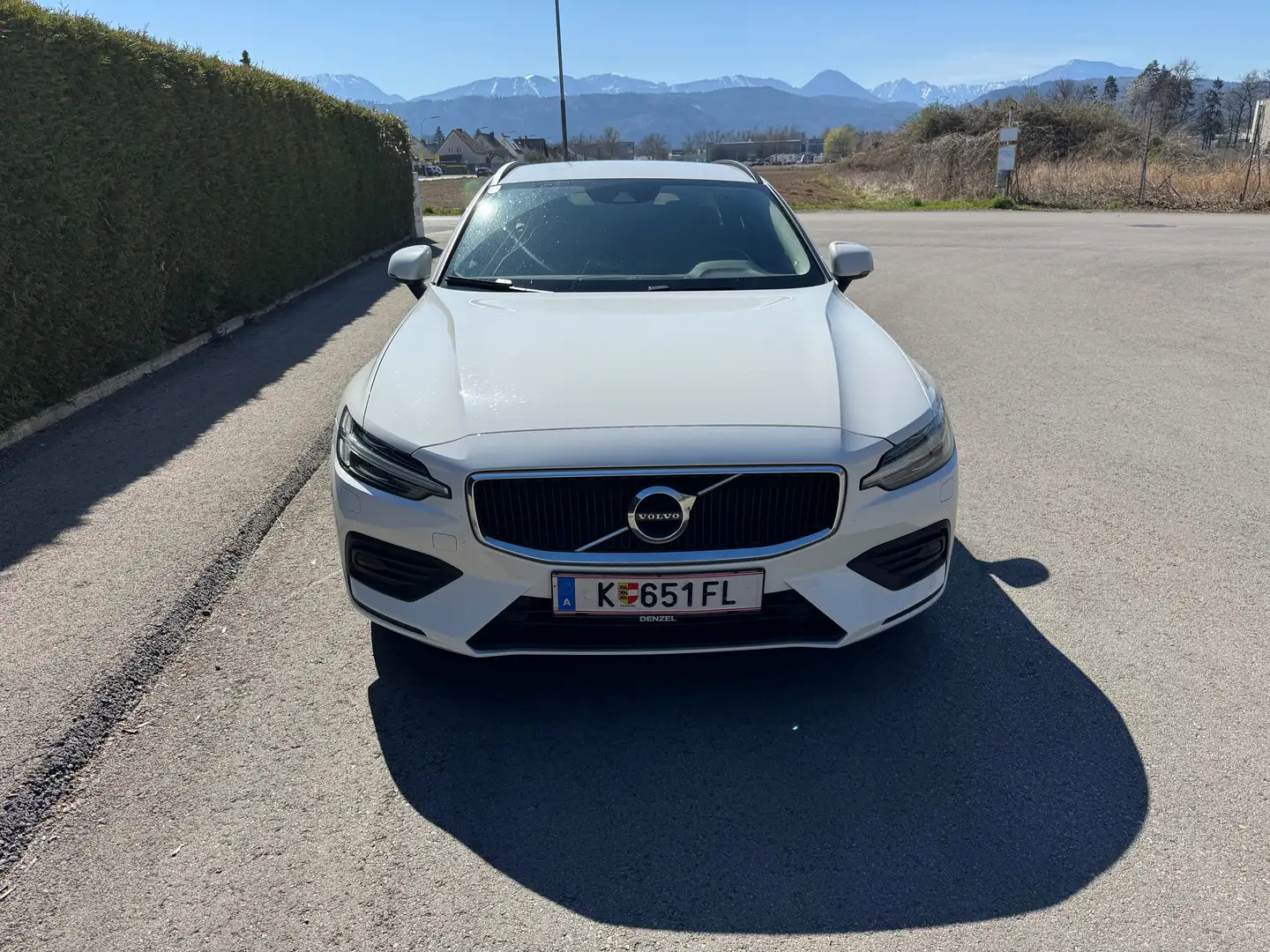 Volvo V60 V60 D4 Momentum Momentum Weiß - 1