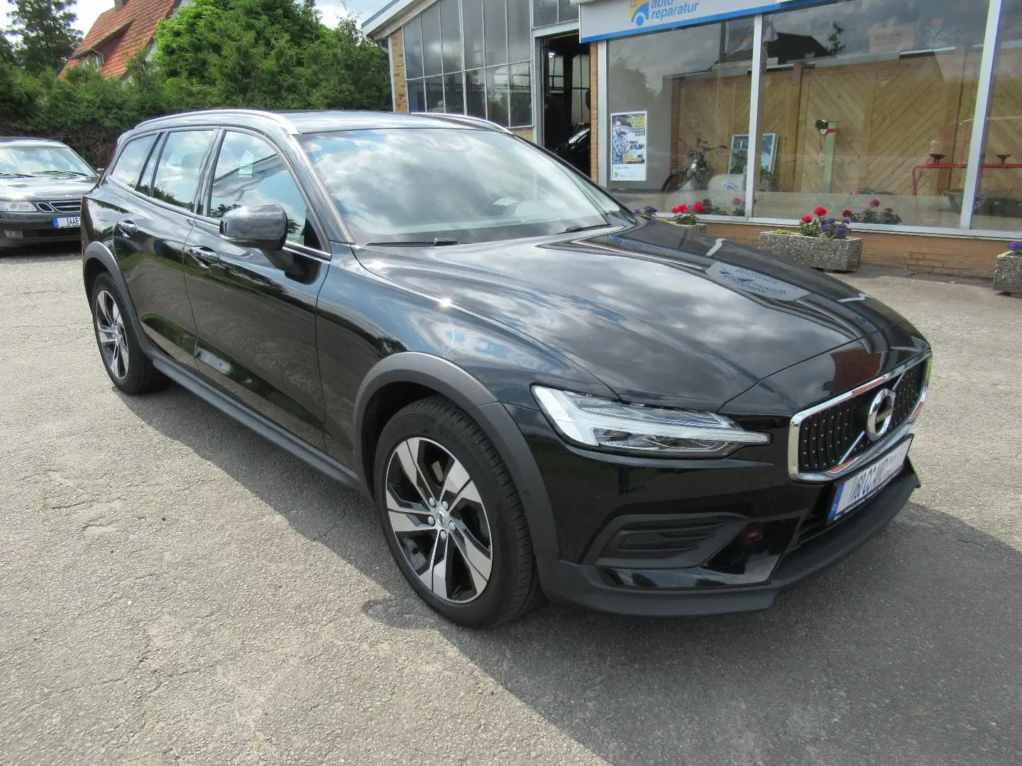 Volvo V60 Cross Country D4 AWD Doppelbereifung auf Alu Black - 2
