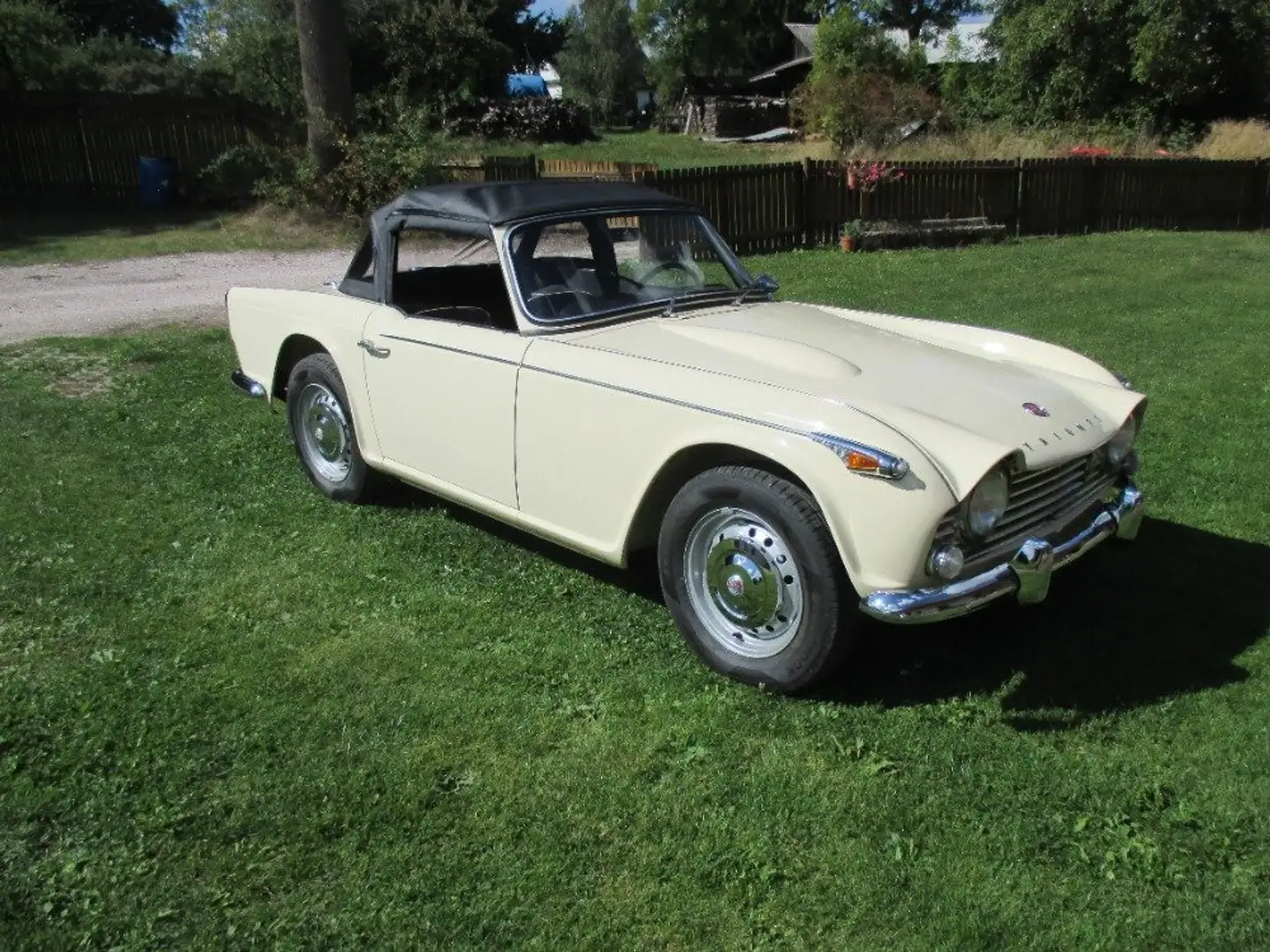 Triumph TR4 IRS Sárga - 1