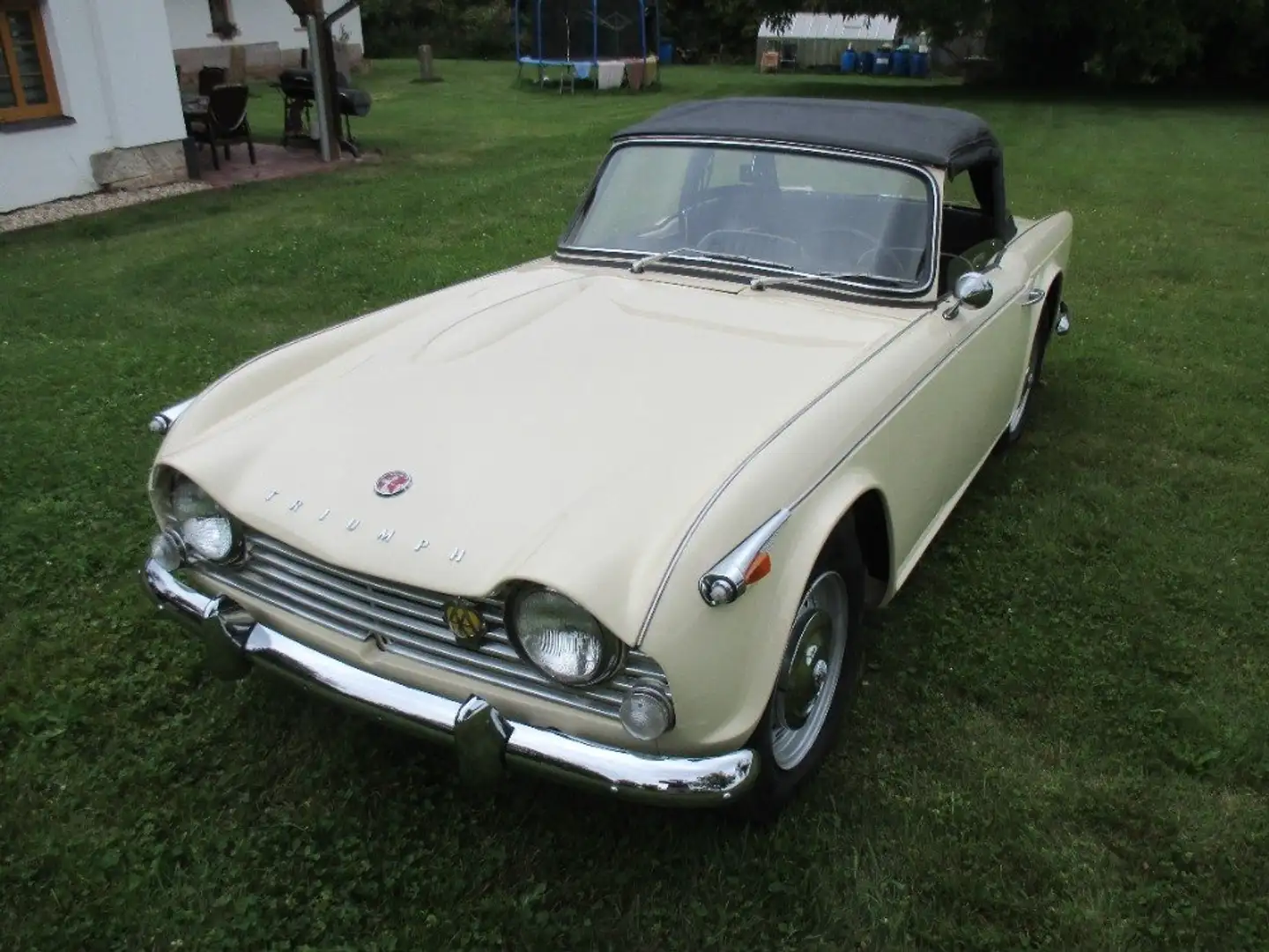 Triumph TR4 IRS Sárga - 2