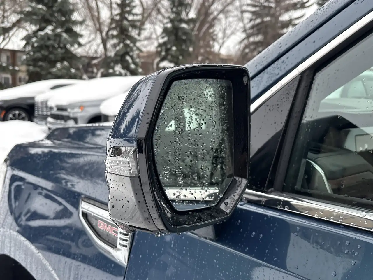 GMC Yukon снимка GMC Yukon