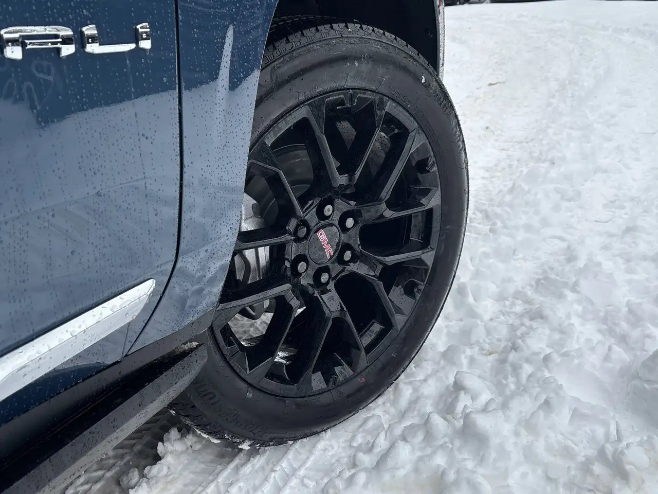 GMC Yukon снимка GMC Yukon