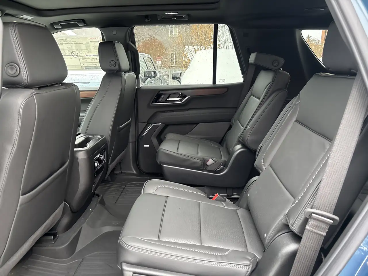 GMC Yukon снимка GMC Yukon