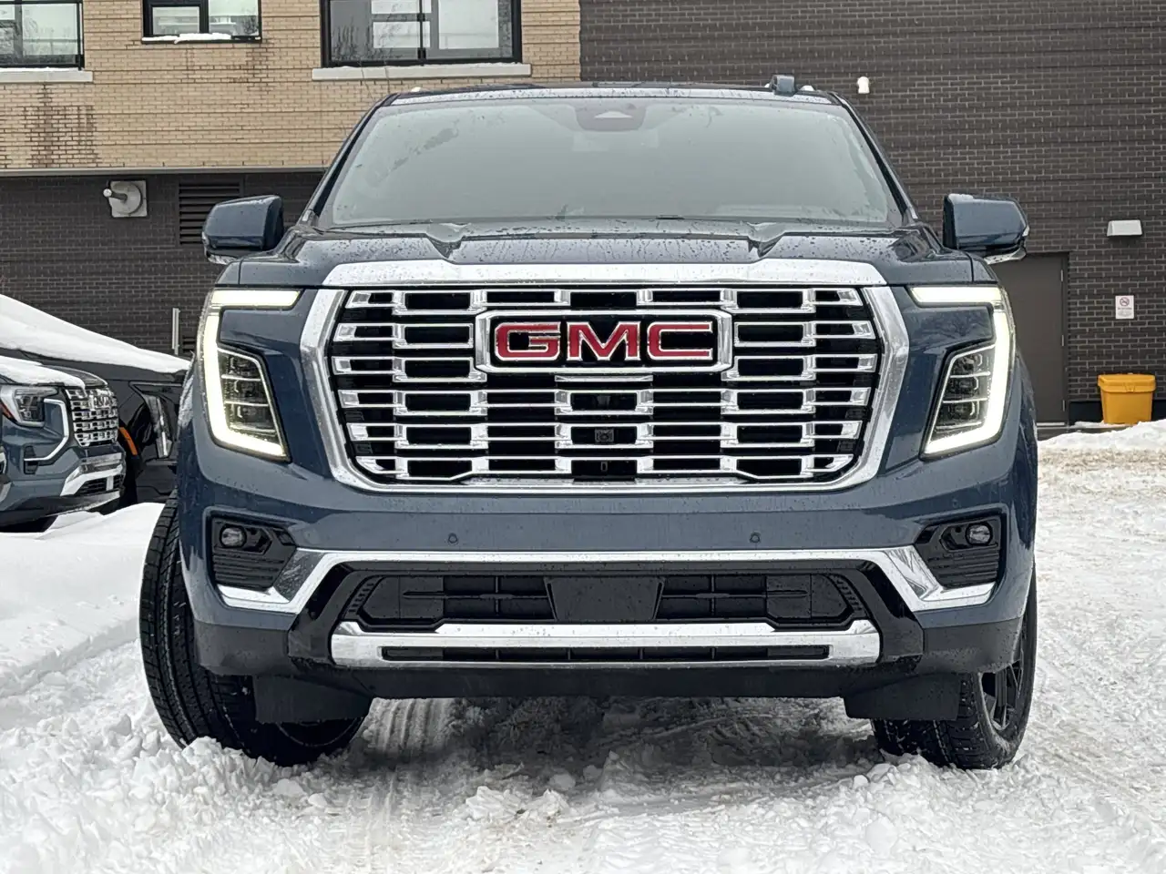 GMC Yukon снимка GMC Yukon