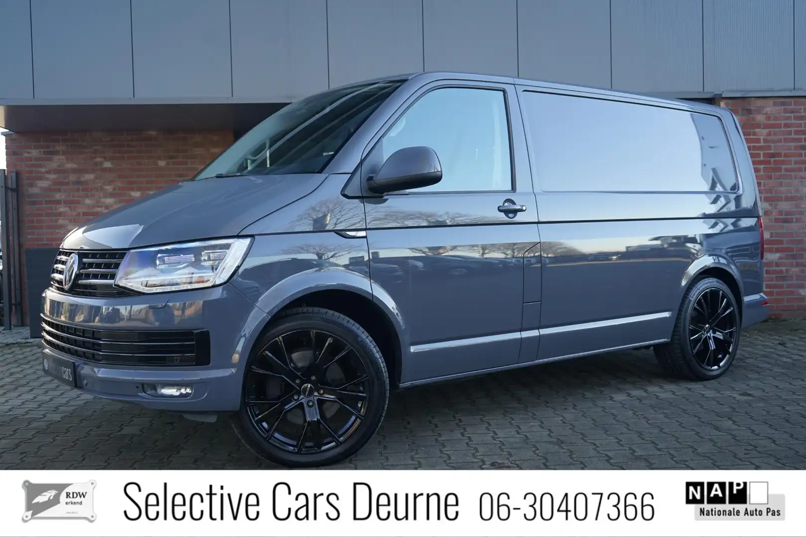 Volkswagen Transporter 2.0 TDI Nav, LED, 204Pk, Garantie, 20''LM, Camera, Gris - 1