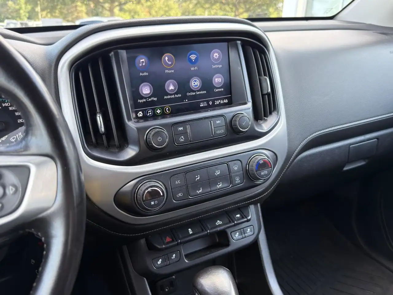 GMC Canyon photo GMC Canyon