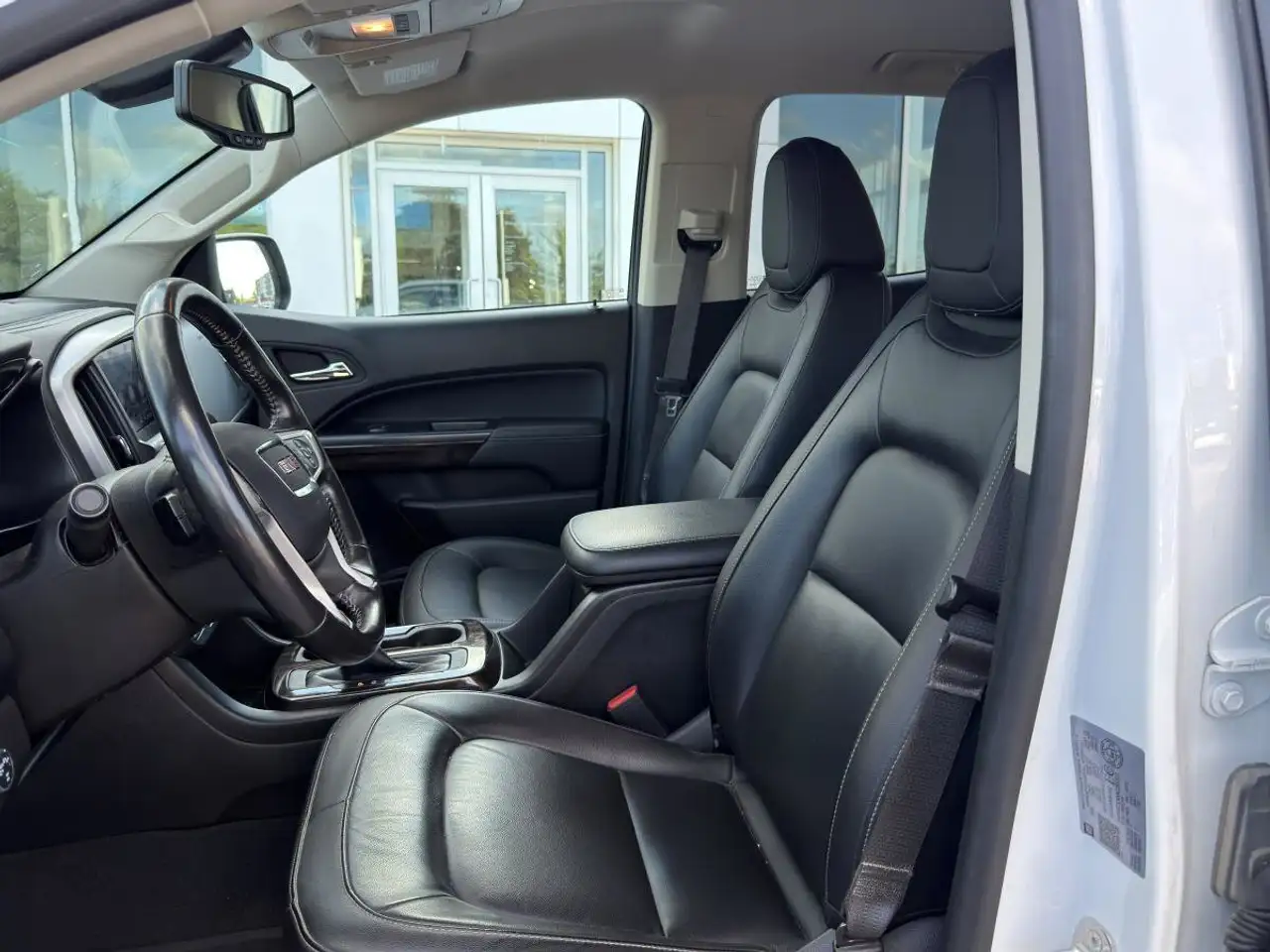 GMC Canyon photo GMC Canyon