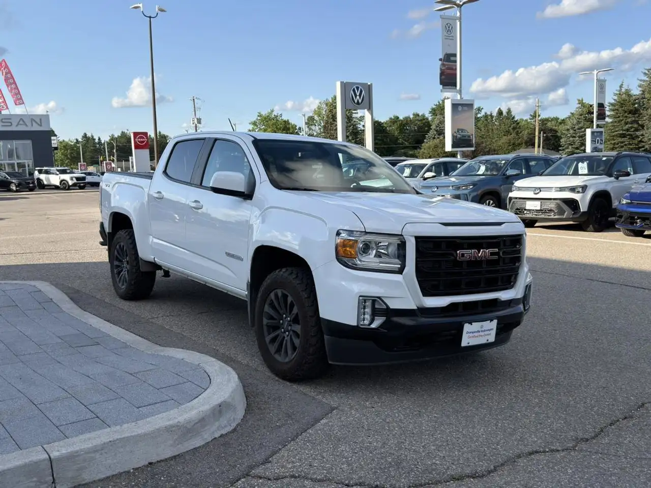GMC Canyon photo GMC Canyon