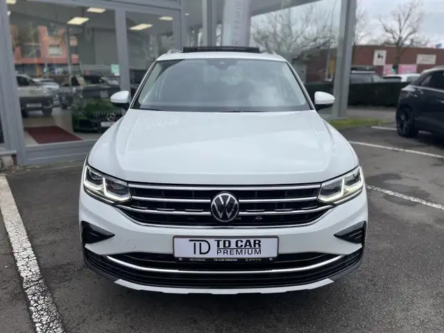 Volkswagen Tiguan view 2