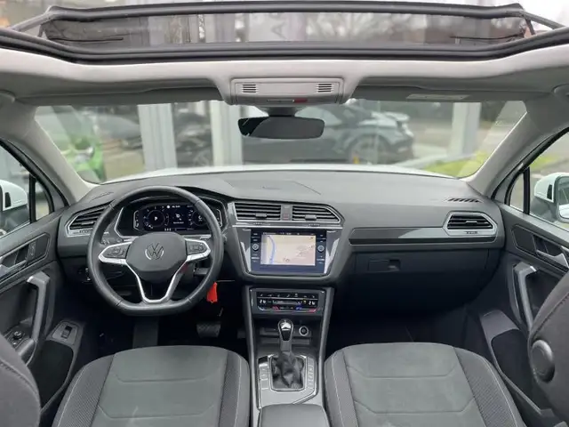 Volkswagen Tiguan view 13