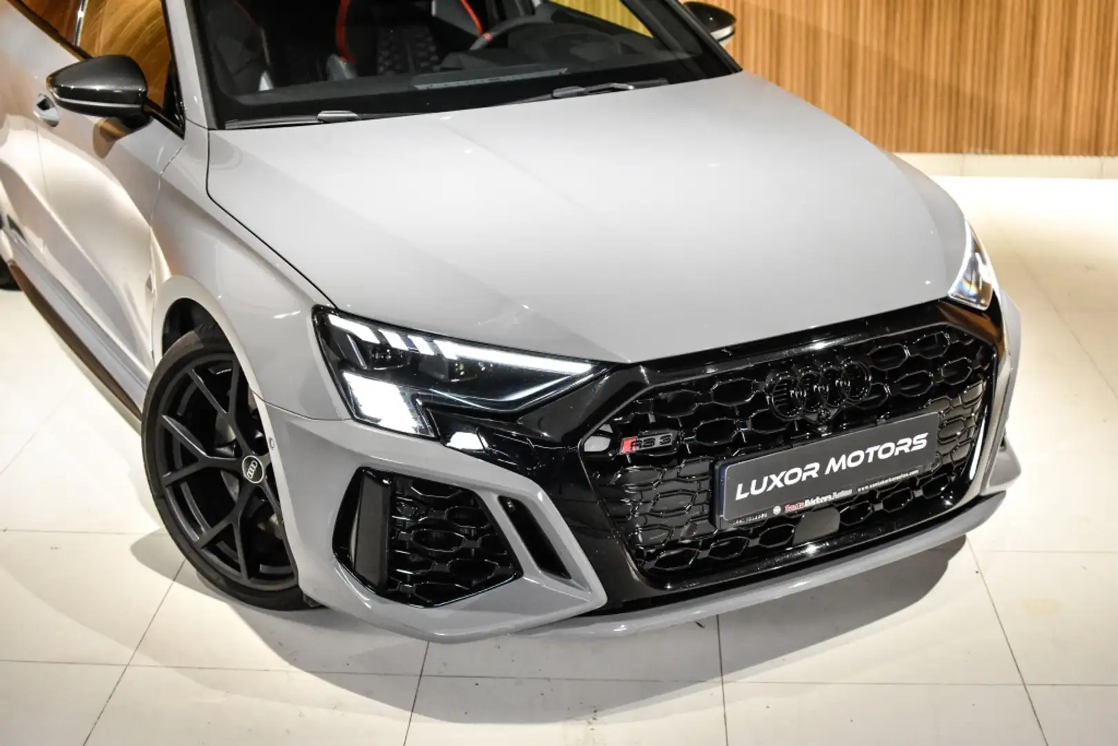 Audi RS3 Sportback quattro S tronic 294kW Gris - 2