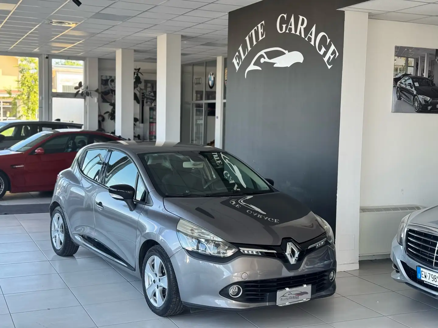 Renault Clio 5p 0.9 tce Energy s&s 90cv Gris - 1