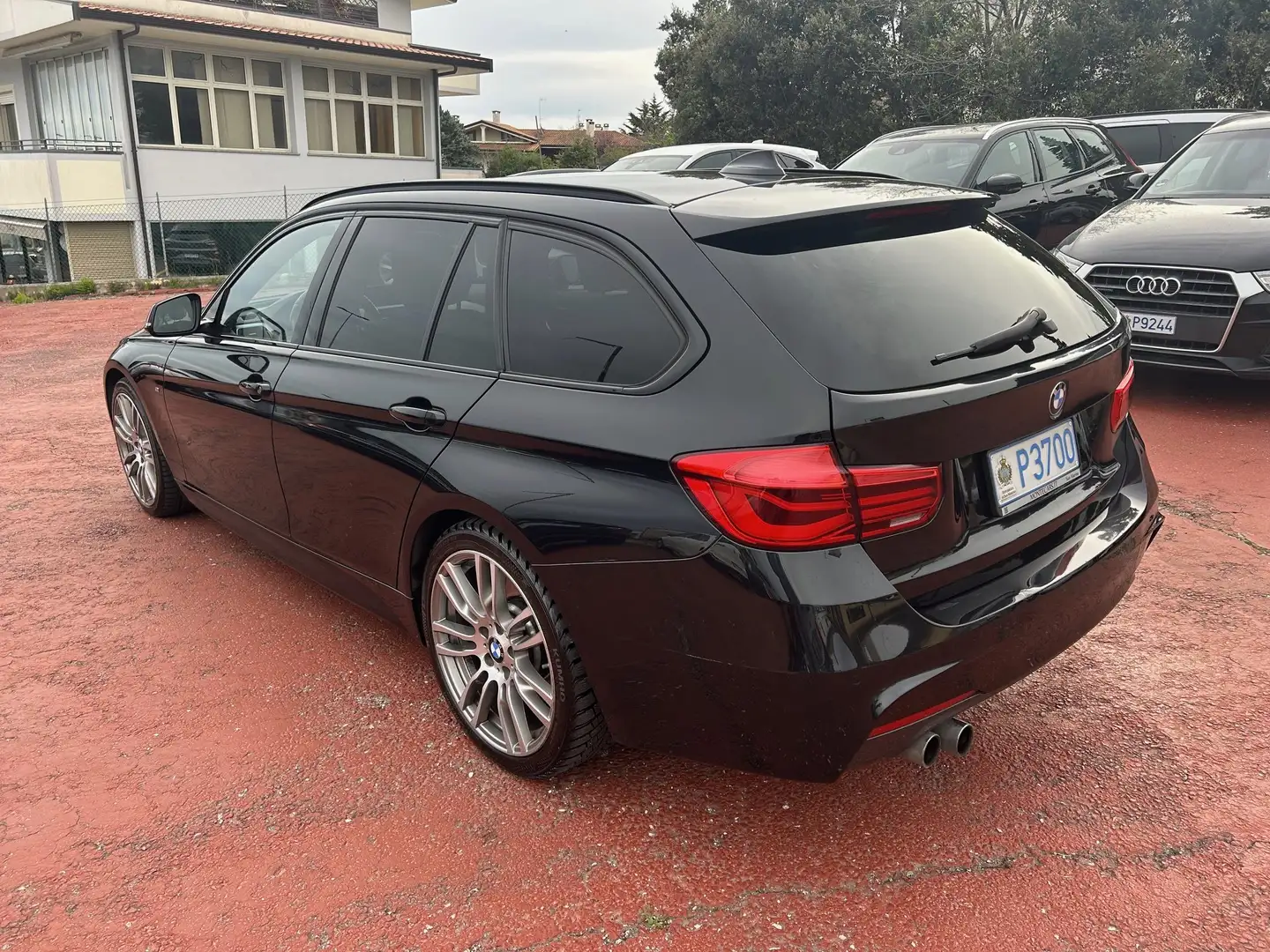 BMW 335 335dA Touring xdrive Msport Schwarz - 2