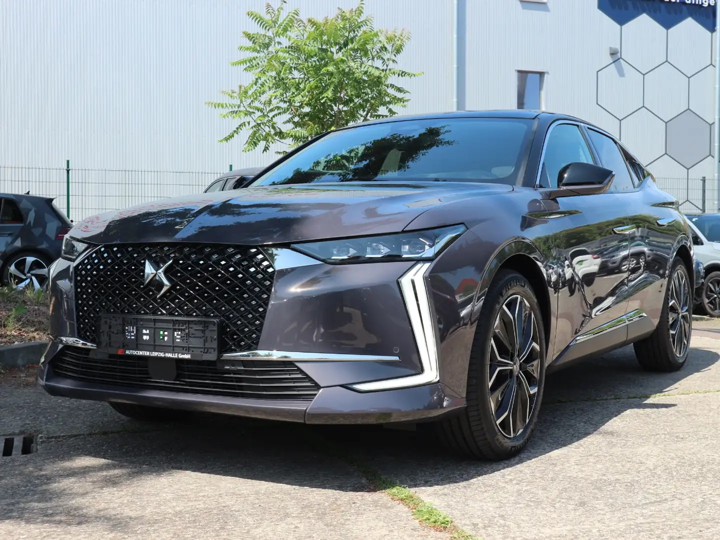 DS Automobiles DS 4 1.2 PureTech 130 Antoine De Saint Exupéry Grau - 2