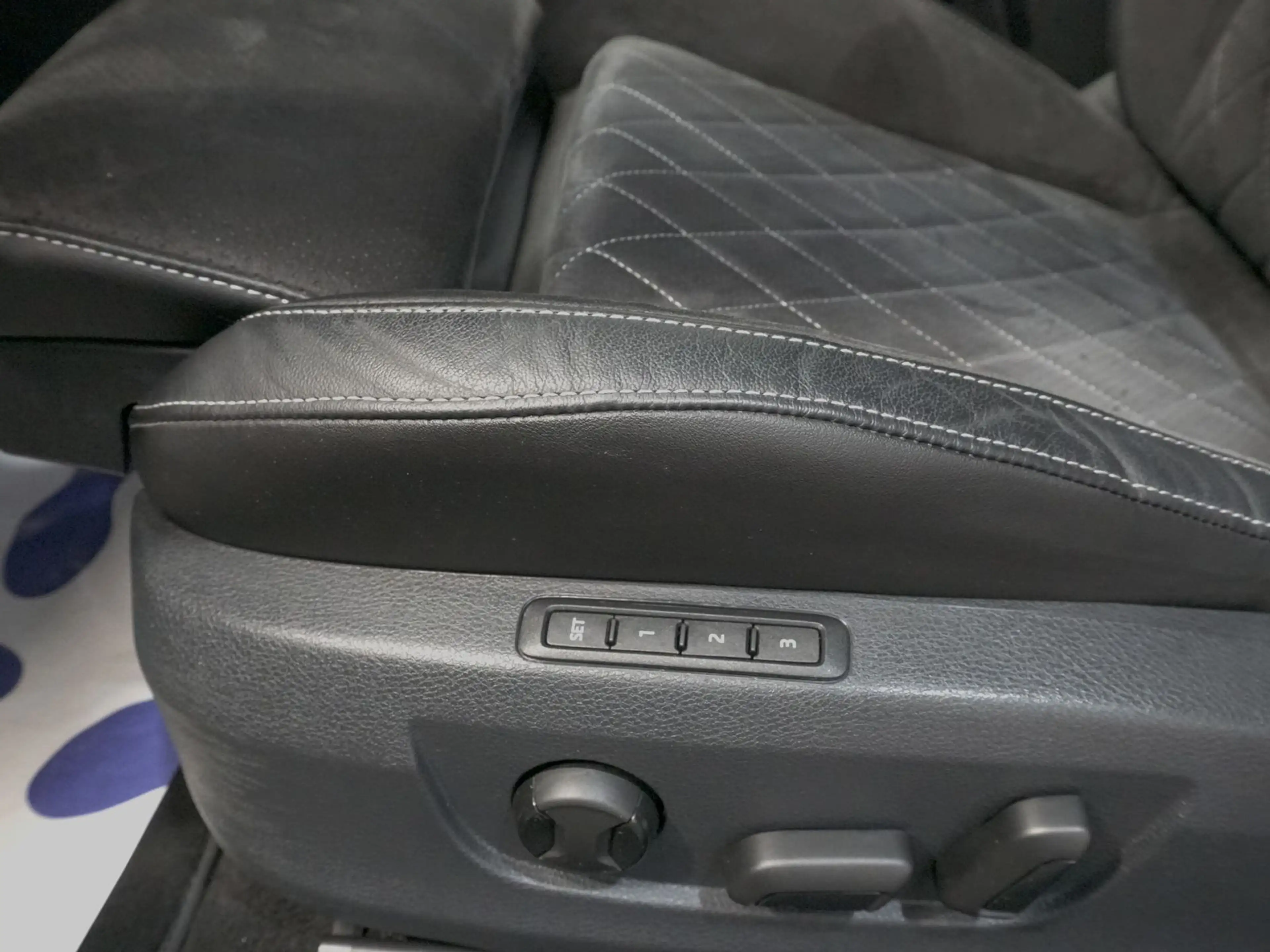 Skoda Superb Combi 2.0 TDI Sportline*PANO*AHK*MATRIX — photo 11