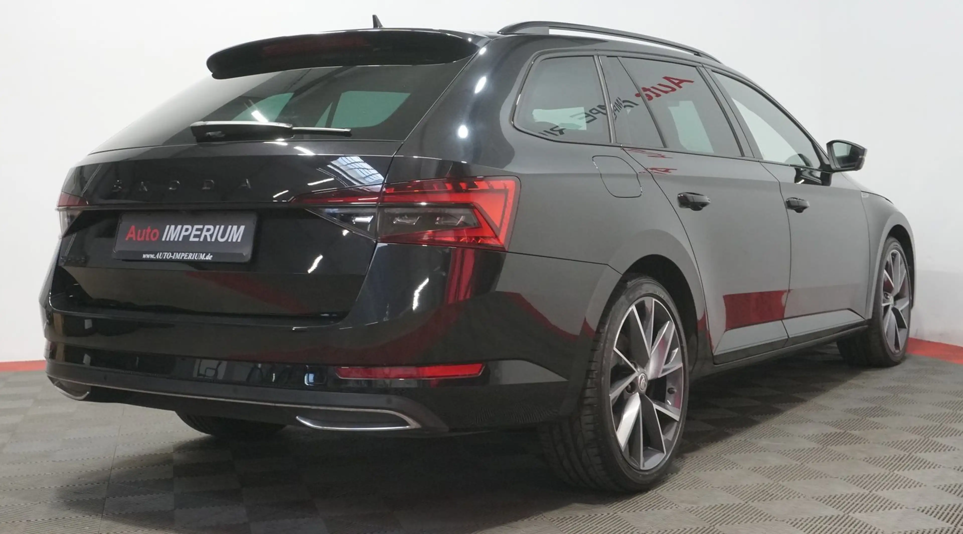 Skoda Superb Combi 2.0 TDI Sportline*PANO*AHK*MATRIX — photo 5