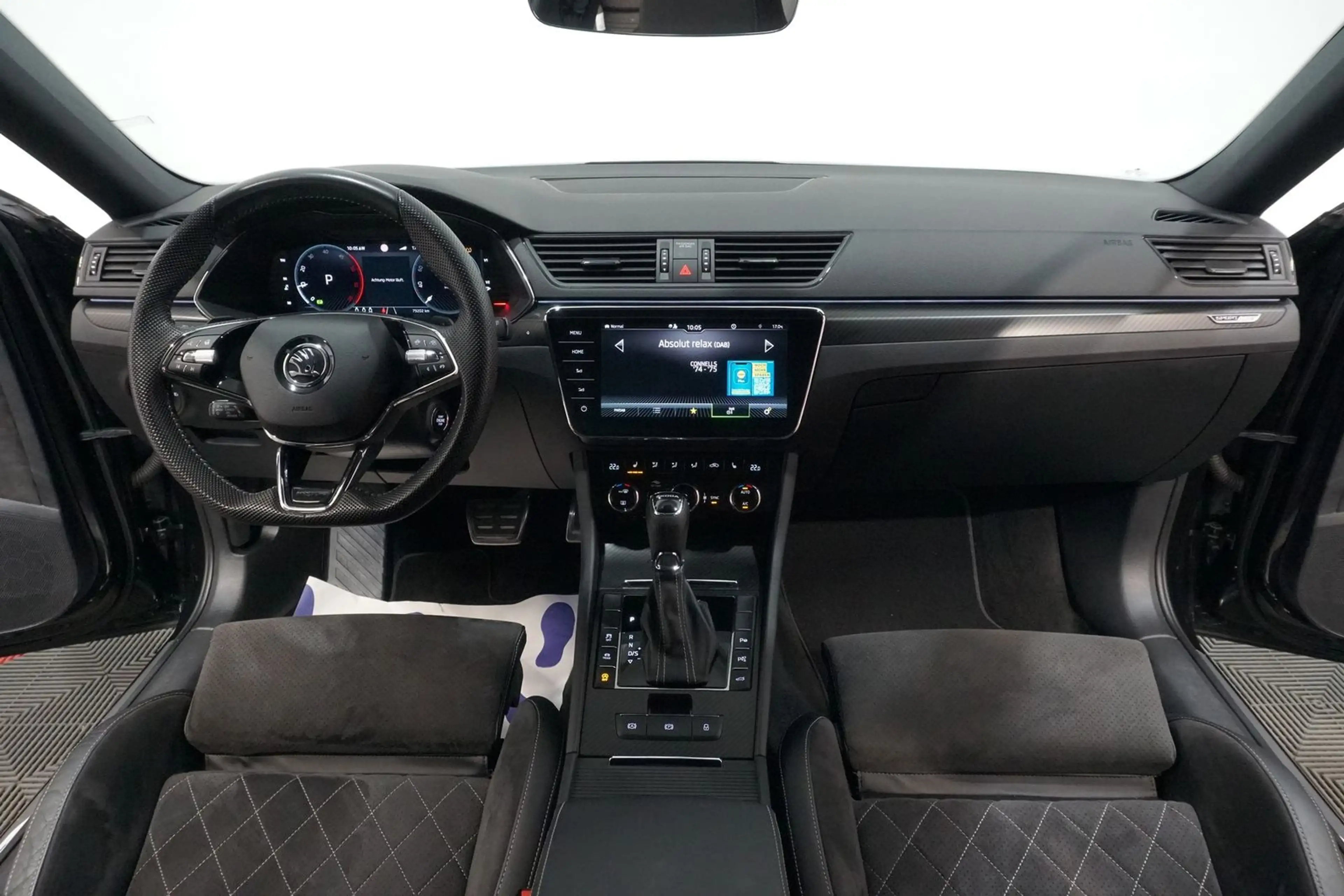 Skoda Superb Combi 2.0 TDI Sportline*PANO*AHK*MATRIX — photo 9