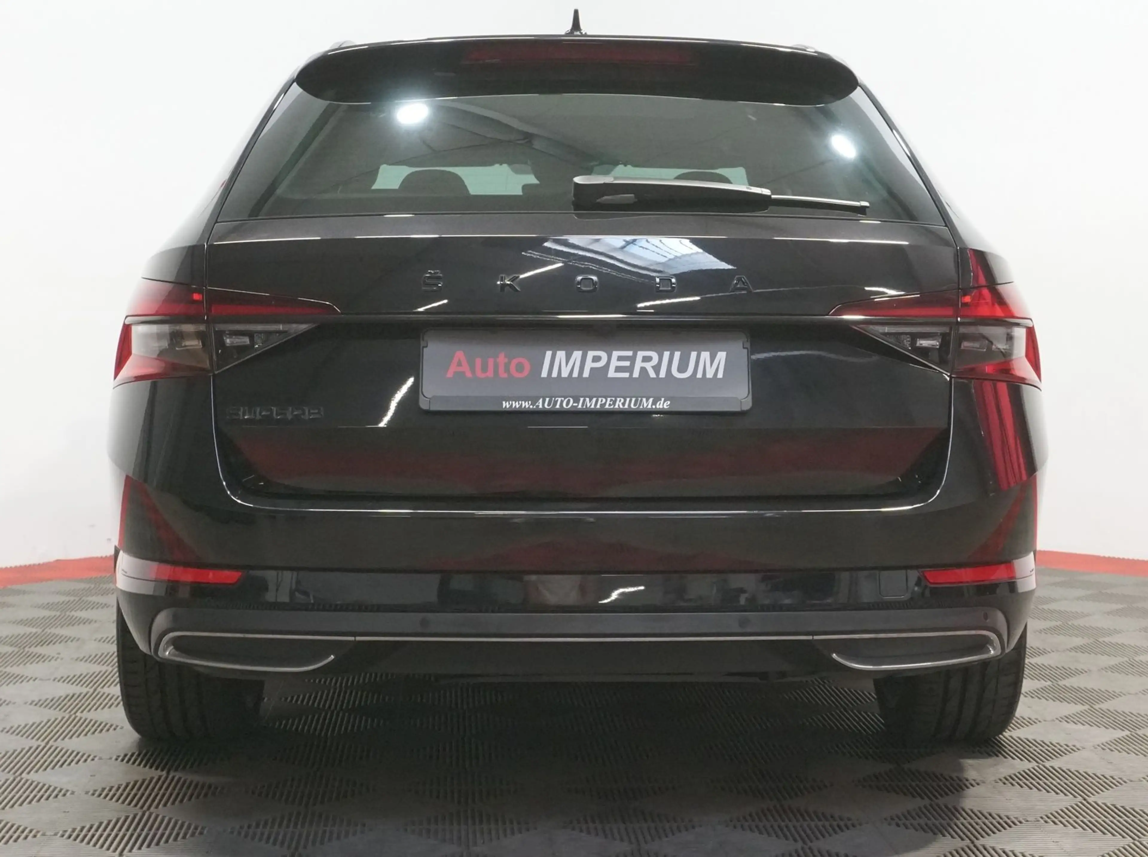 Skoda Superb Combi 2.0 TDI Sportline*PANO*AHK*MATRIX — photo 6