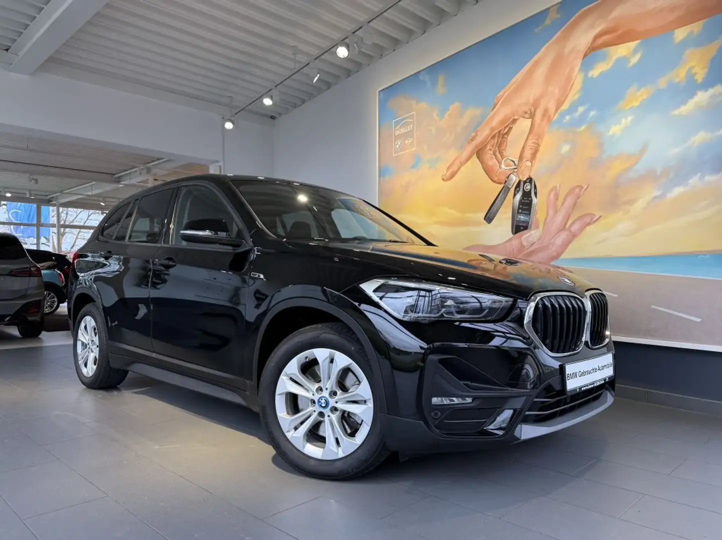 BMW X1 xDr.25e Advantage KAM+adpLED+SPUR+NAVI+TEMP+ Schwarz - 2