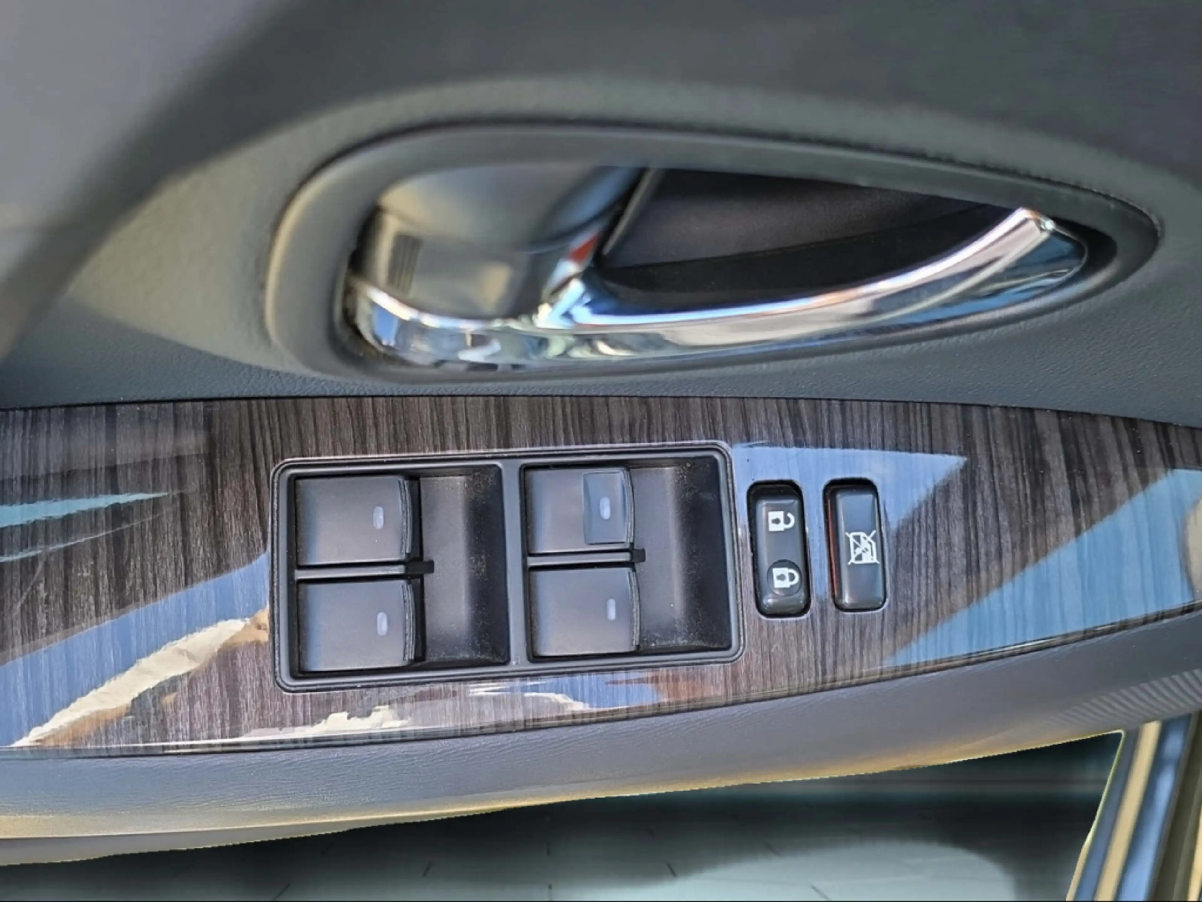 Toyota Avensis Kombi Executive Bi-Xenon Temp SHZ Keyless Bluetoot — photo 11