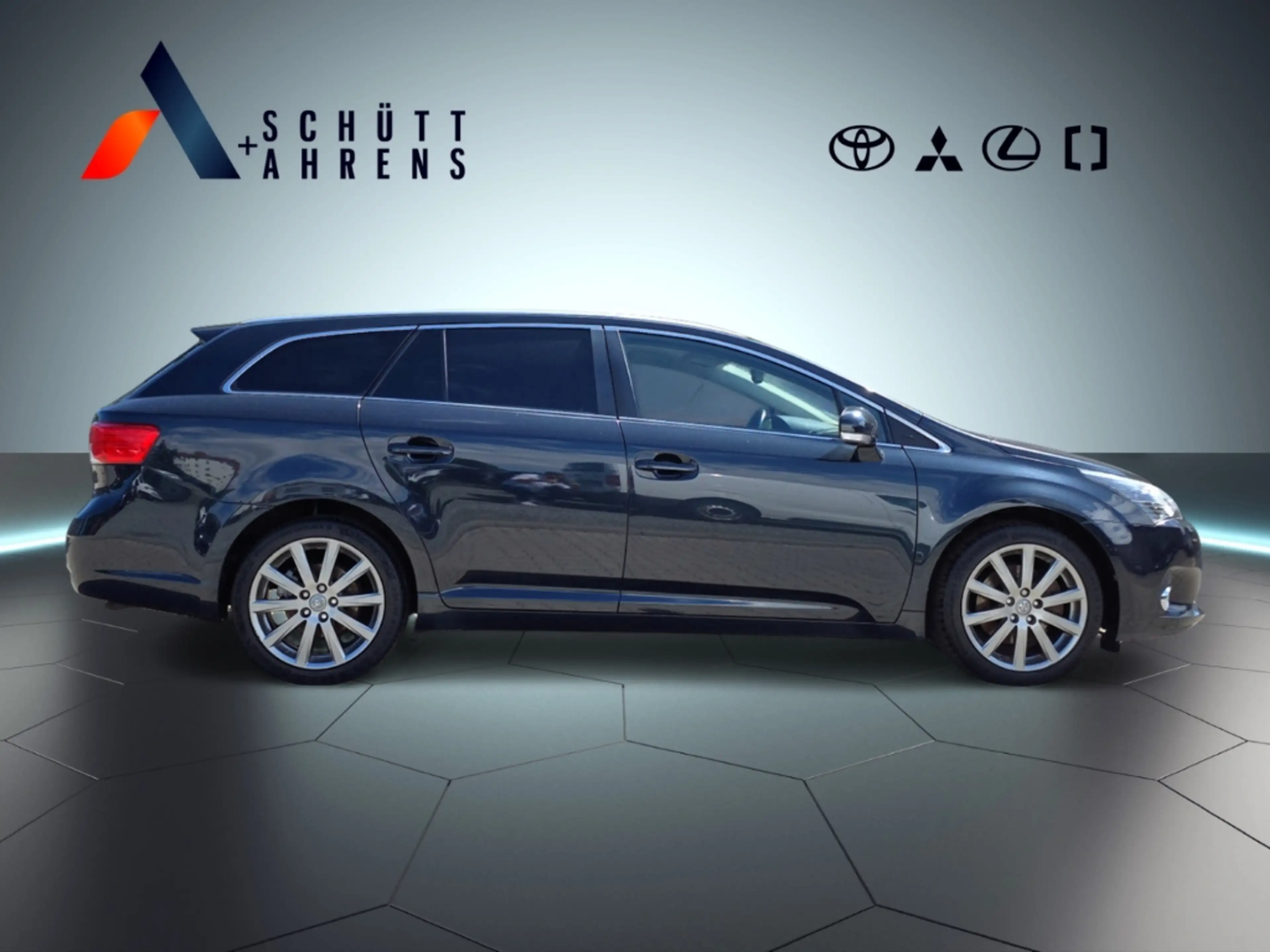 Toyota Avensis Kombi Executive Bi-Xenon Temp SHZ Keyless Bluetoot — photo 5