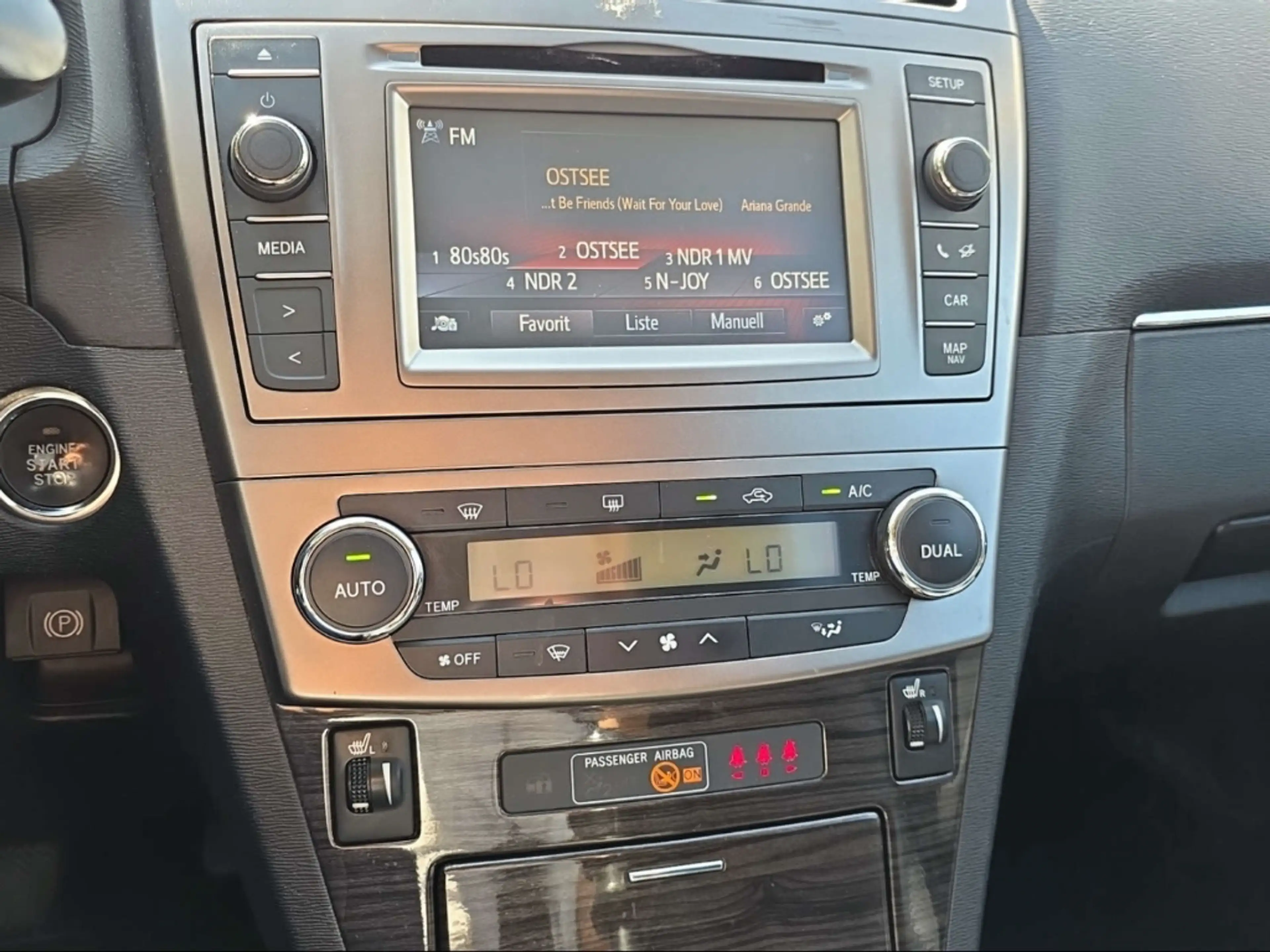 Toyota Avensis Kombi Executive Bi-Xenon Temp SHZ Keyless Bluetoot — photo 9