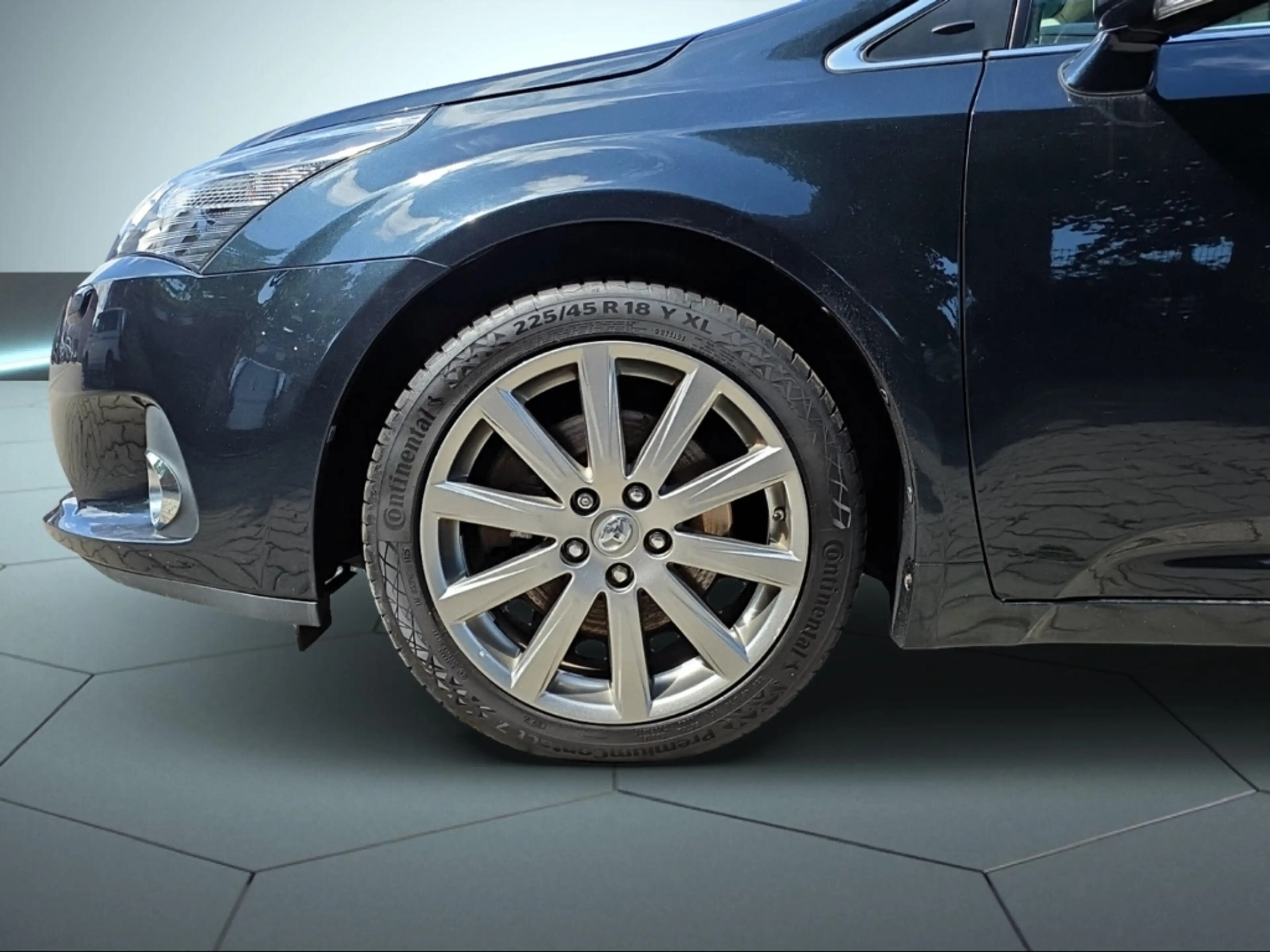 Toyota Avensis Kombi Executive Bi-Xenon Temp SHZ Keyless Bluetoot — photo 13