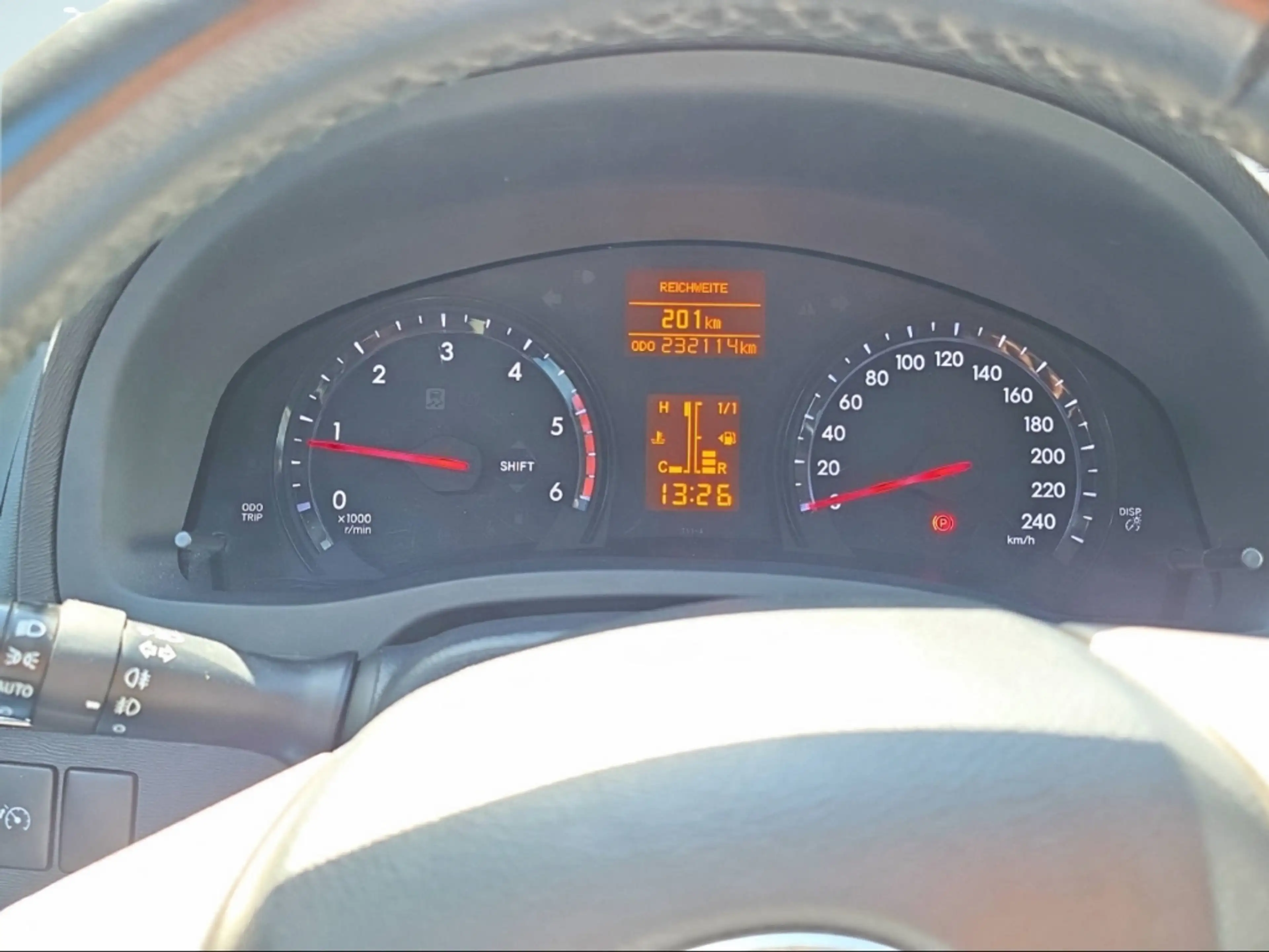 Toyota Avensis Kombi Executive Bi-Xenon Temp SHZ Keyless Bluetoot — photo 8