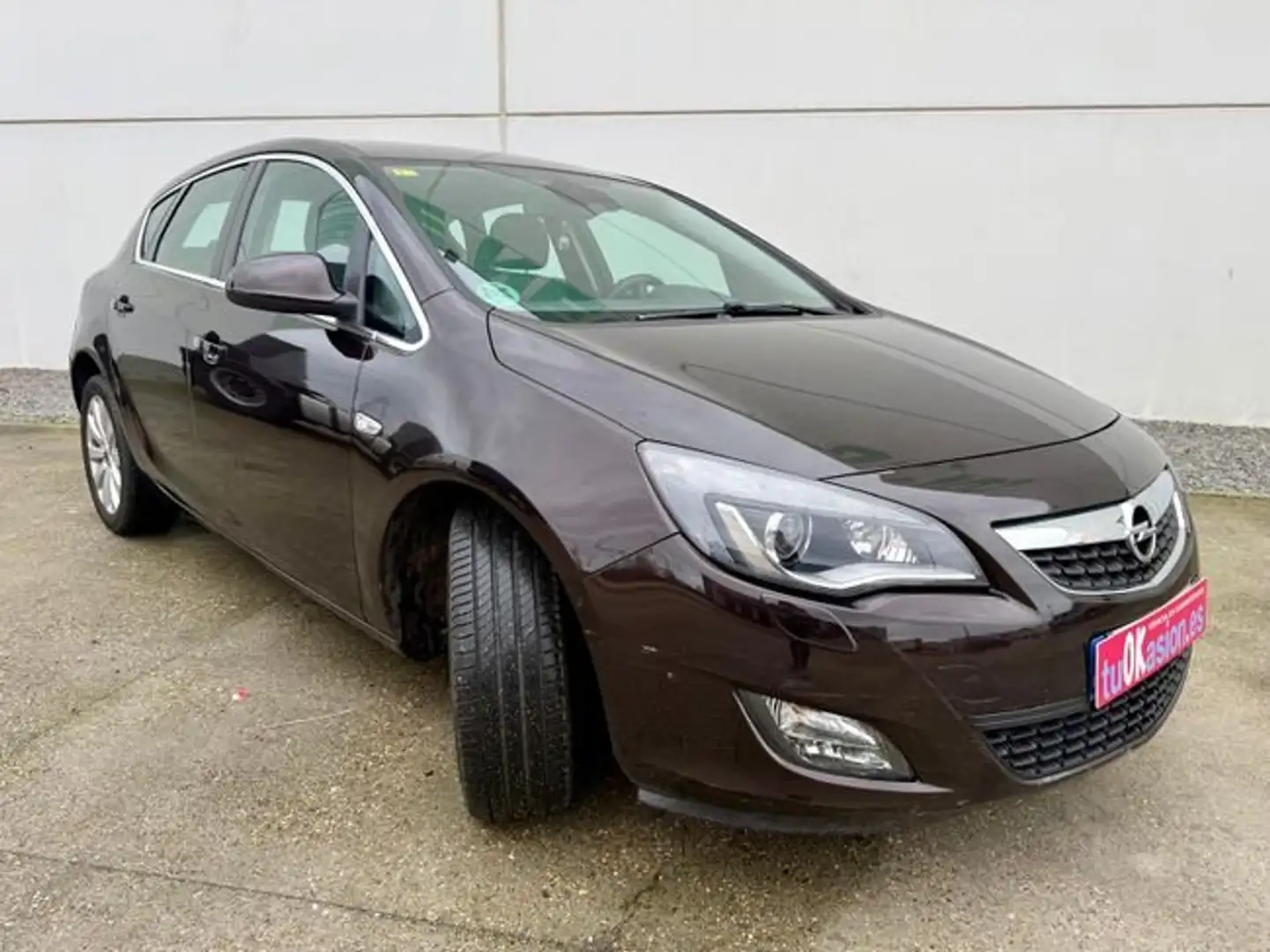 Opel Astra 1.4 Turbo 140CV Marrón - 2