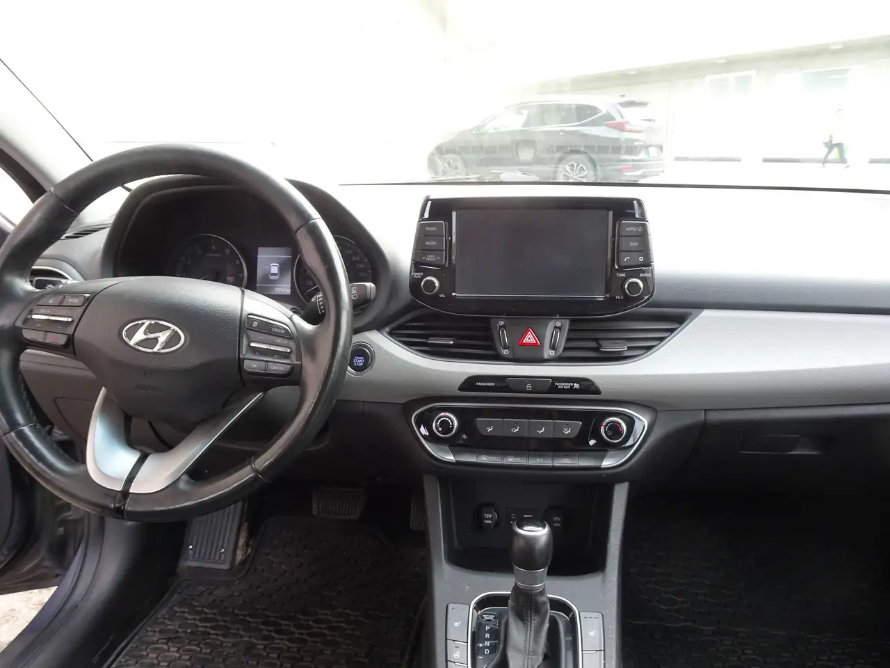 Hyundai ELANTRA снимка Hyundai ELANTRA
