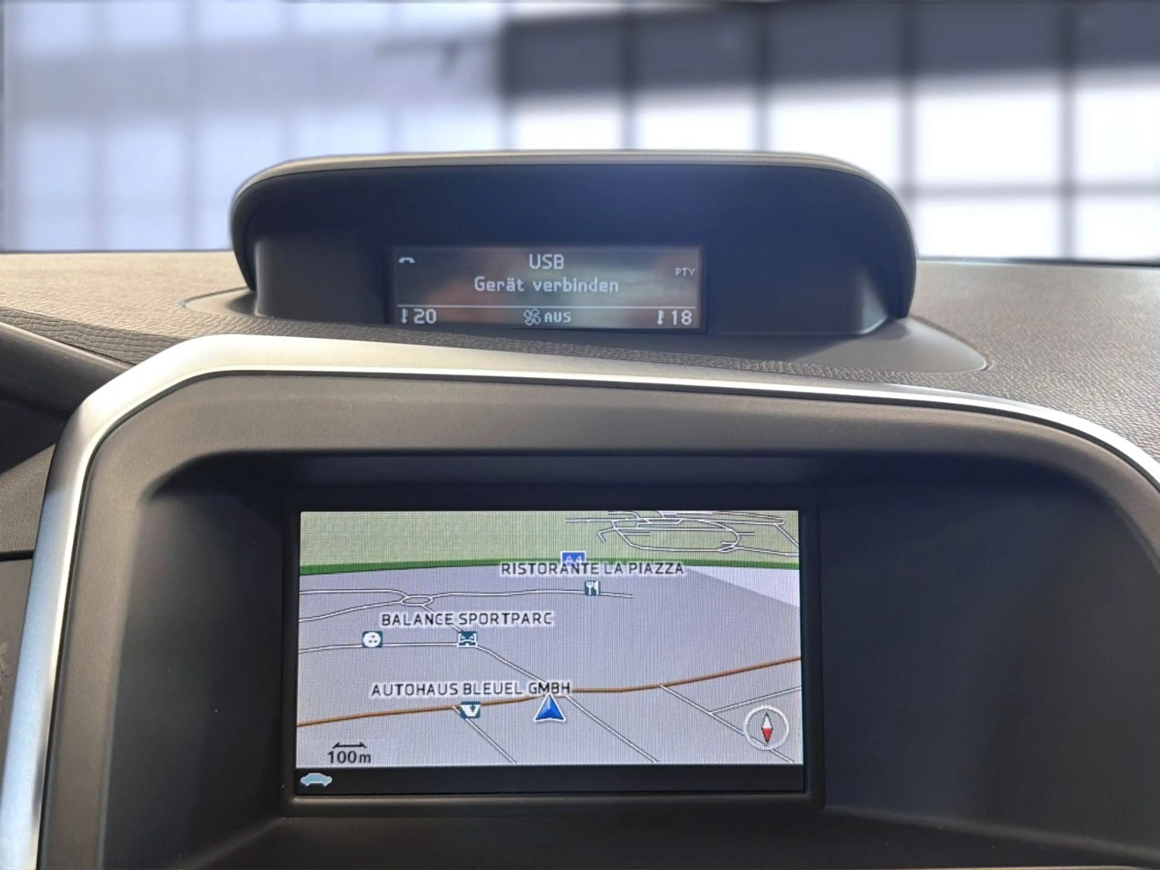Volvo XC60 D3 Summum 2WD, 1. Hand, Pano, Navi, AHK — photo 15