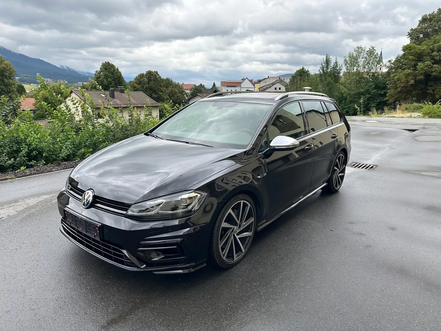 Volkswagen Golf Variant Golf VII Variant R 2.0 TSI OPF 4Motion DSG Schwarz - 1