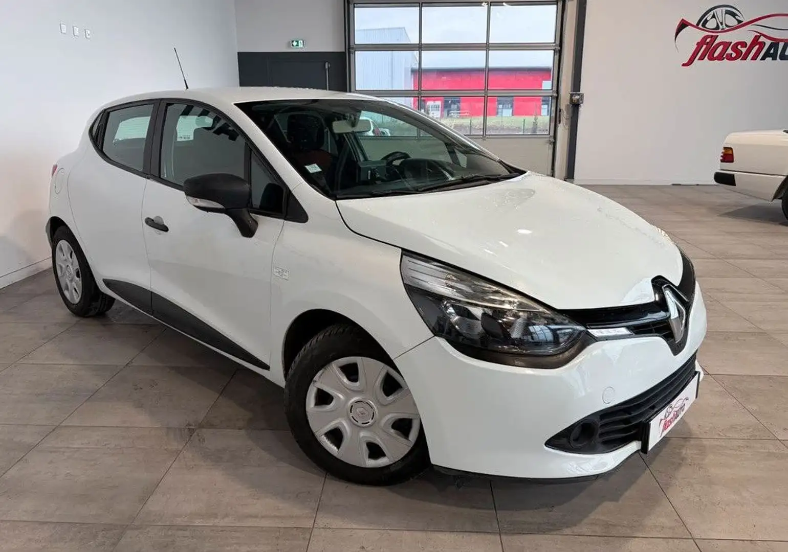 Renault Clio IV 1.5 DCi eco2 75cv SOCIETE-2014 Blanc - 2