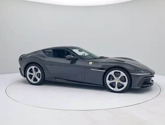 Ferrari 12cilindri view 5