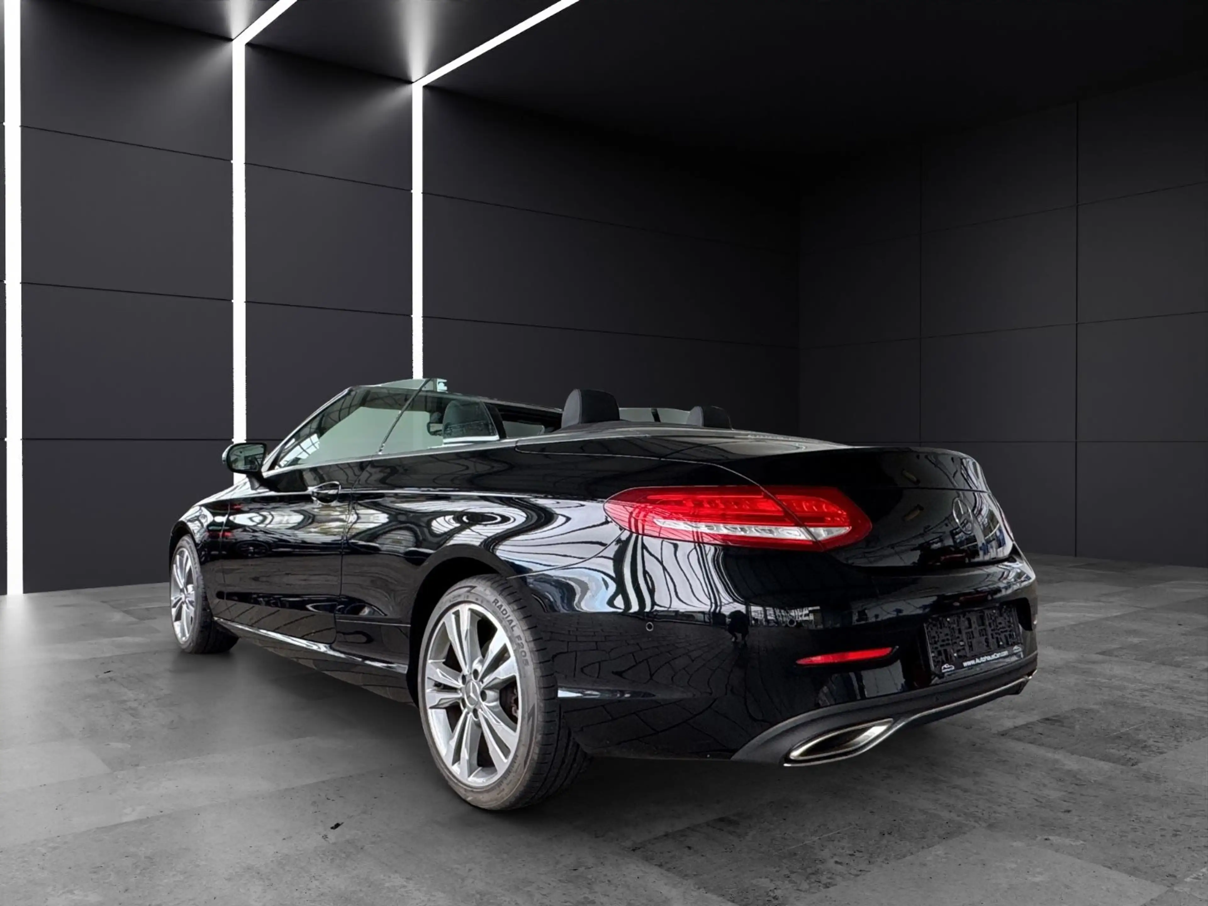 Mercedes-Benz C 200 Cabrio 9G /LEDER/LED/AIRSCARF/18-ALU/ — photo 6