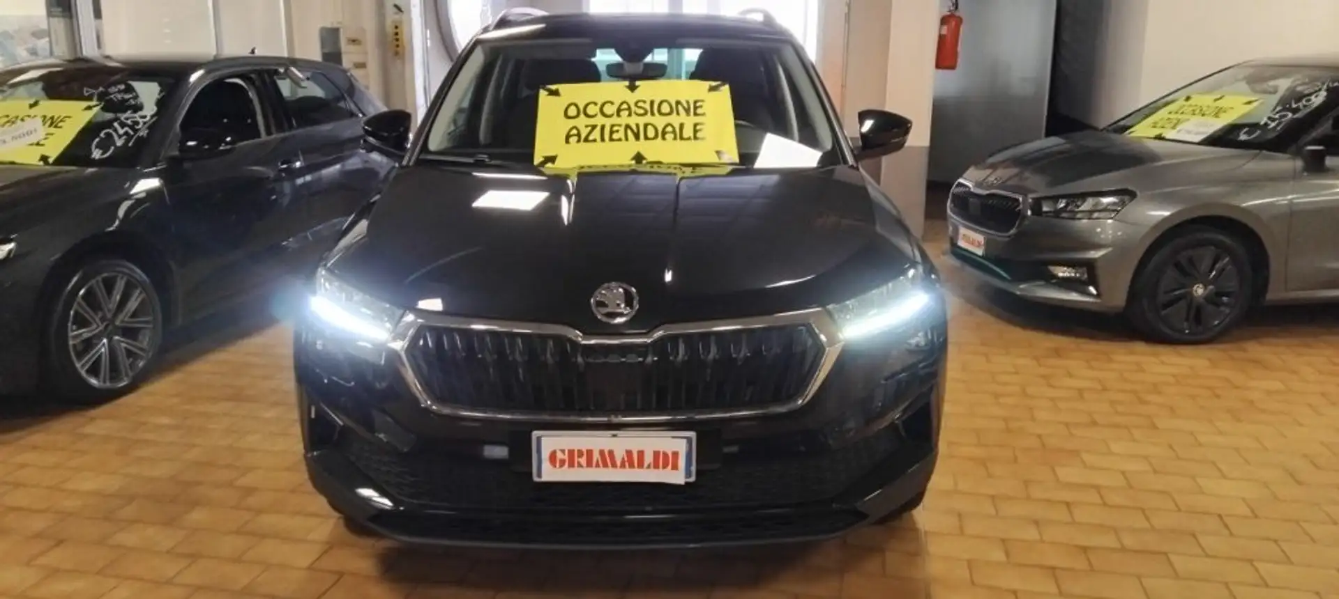 Skoda Karoq 2.0 TDI EVO SCR DSG Executive LED Grau - 2