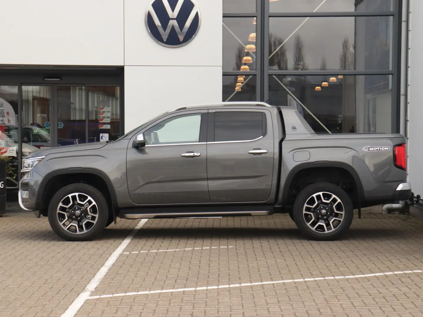 Volkswagen Amarok 3.0 TDI V6 240pk 4Motion Aventura Plus Cabine | 36 Grijs - 2