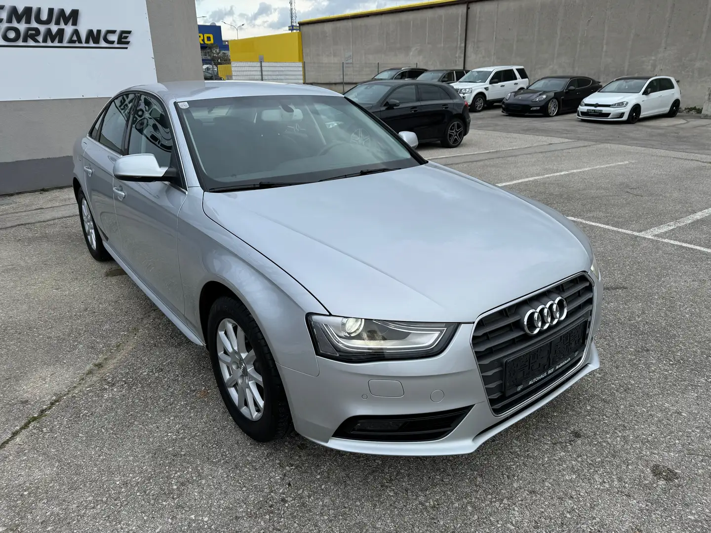 Audi A4 2.0 TDI Ambiente Grau - 2