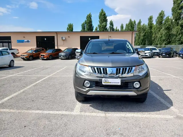 Mitsubishi L200