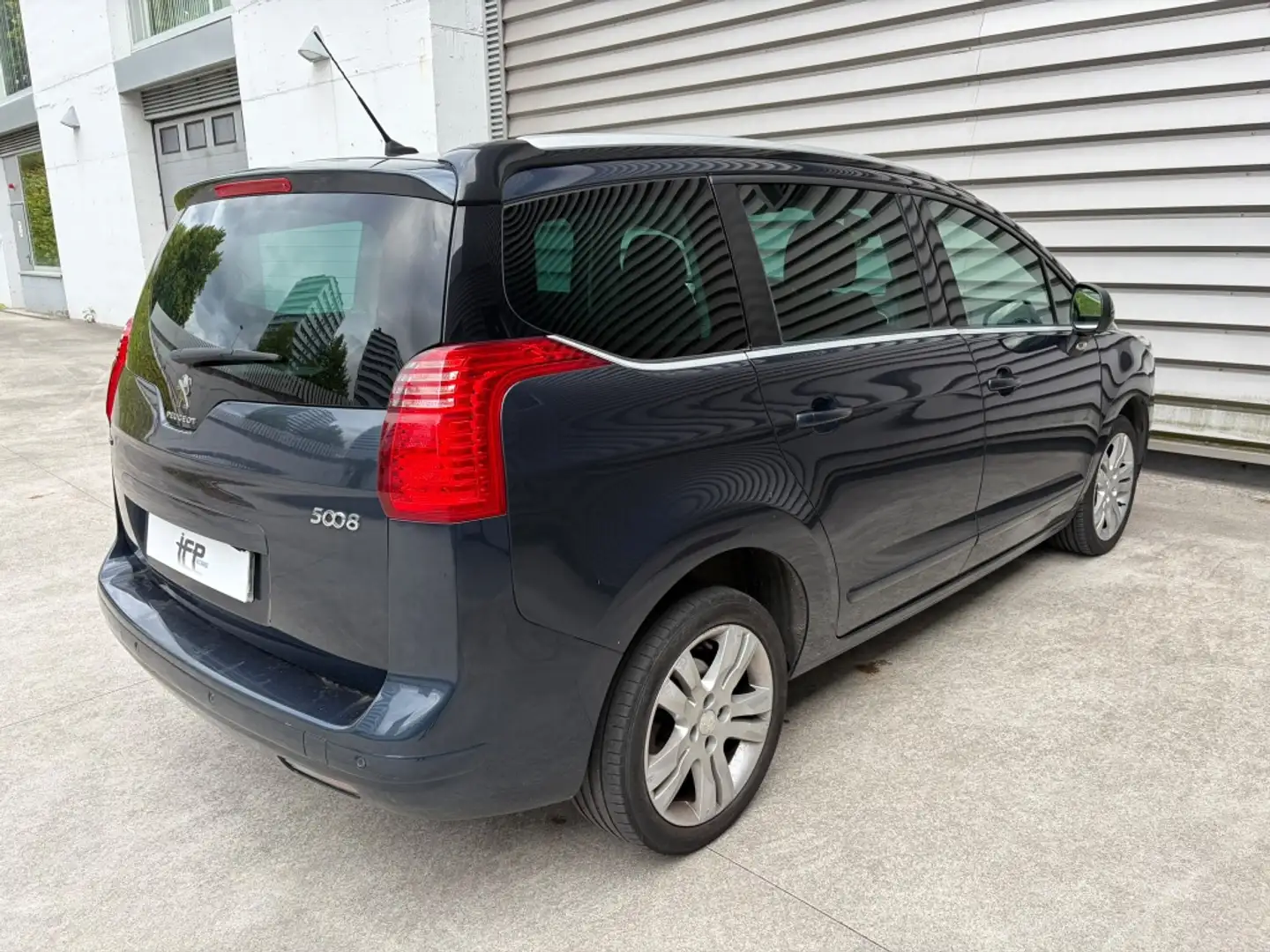 Peugeot 5008 1.6 BlueHDI Allure 7 pl. 120 Gris - 2