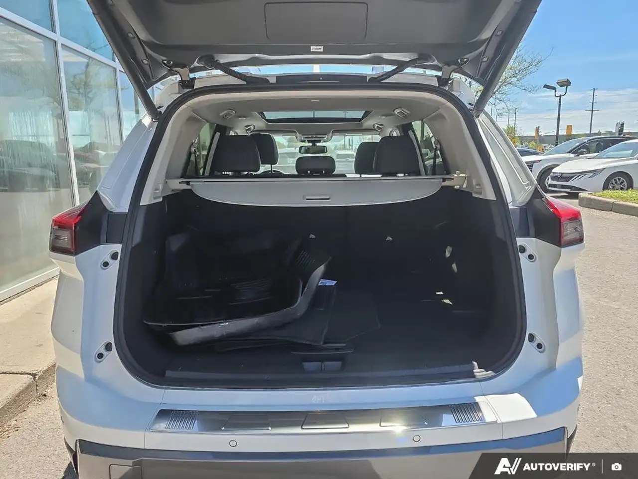 Nissan Rogue снимка Nissan Rogue