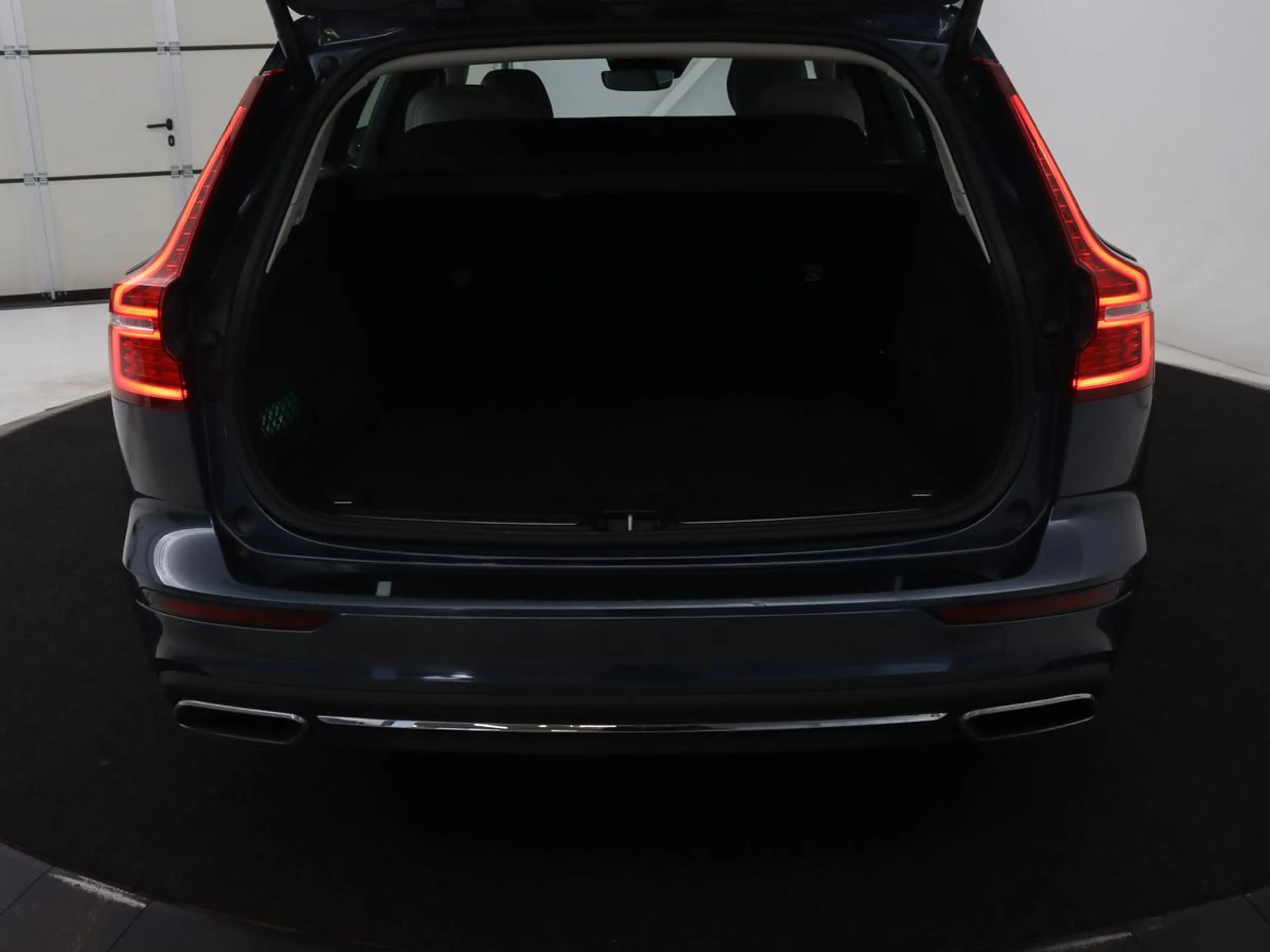Volvo V60 2.0 T8 Twin Engine AWD R-Design | Apple Carplay | — photo 8