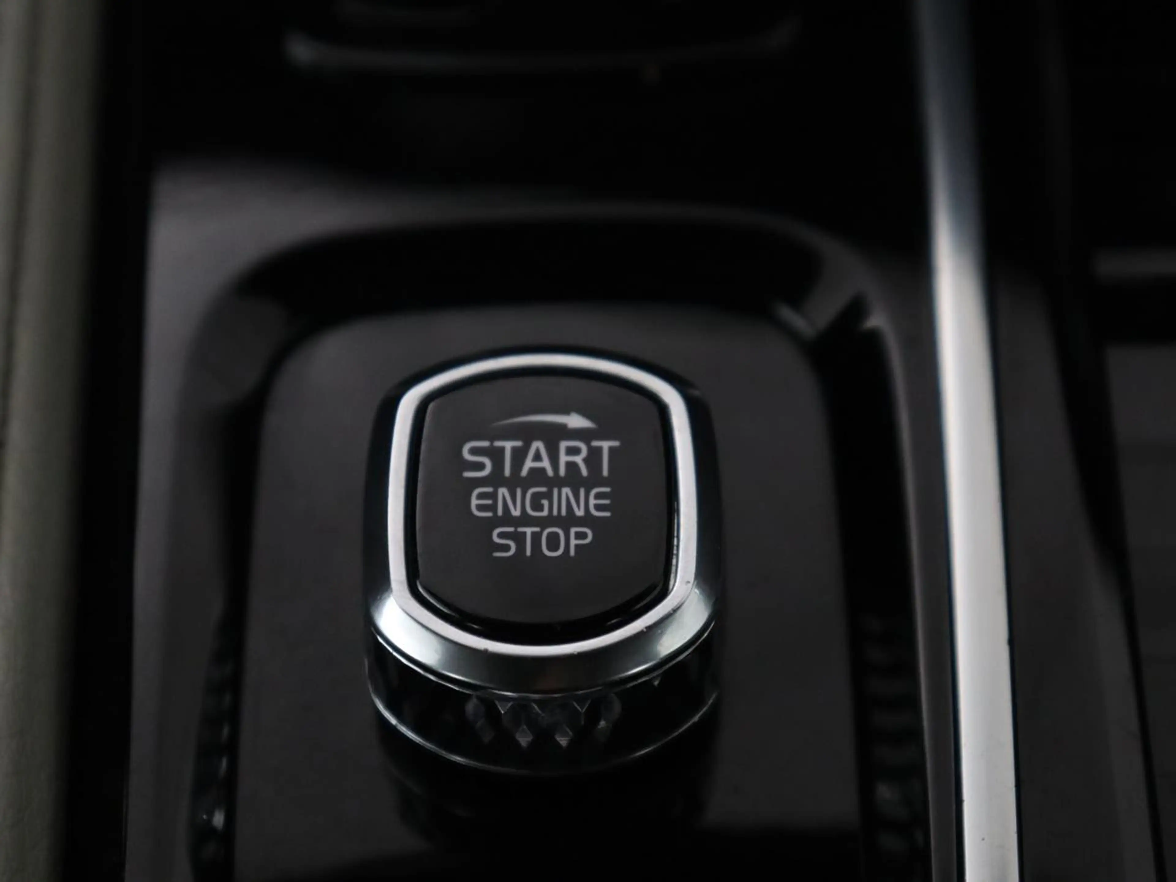 Volvo V60 2.0 T8 Twin Engine AWD R-Design | Apple Carplay | — photo 29