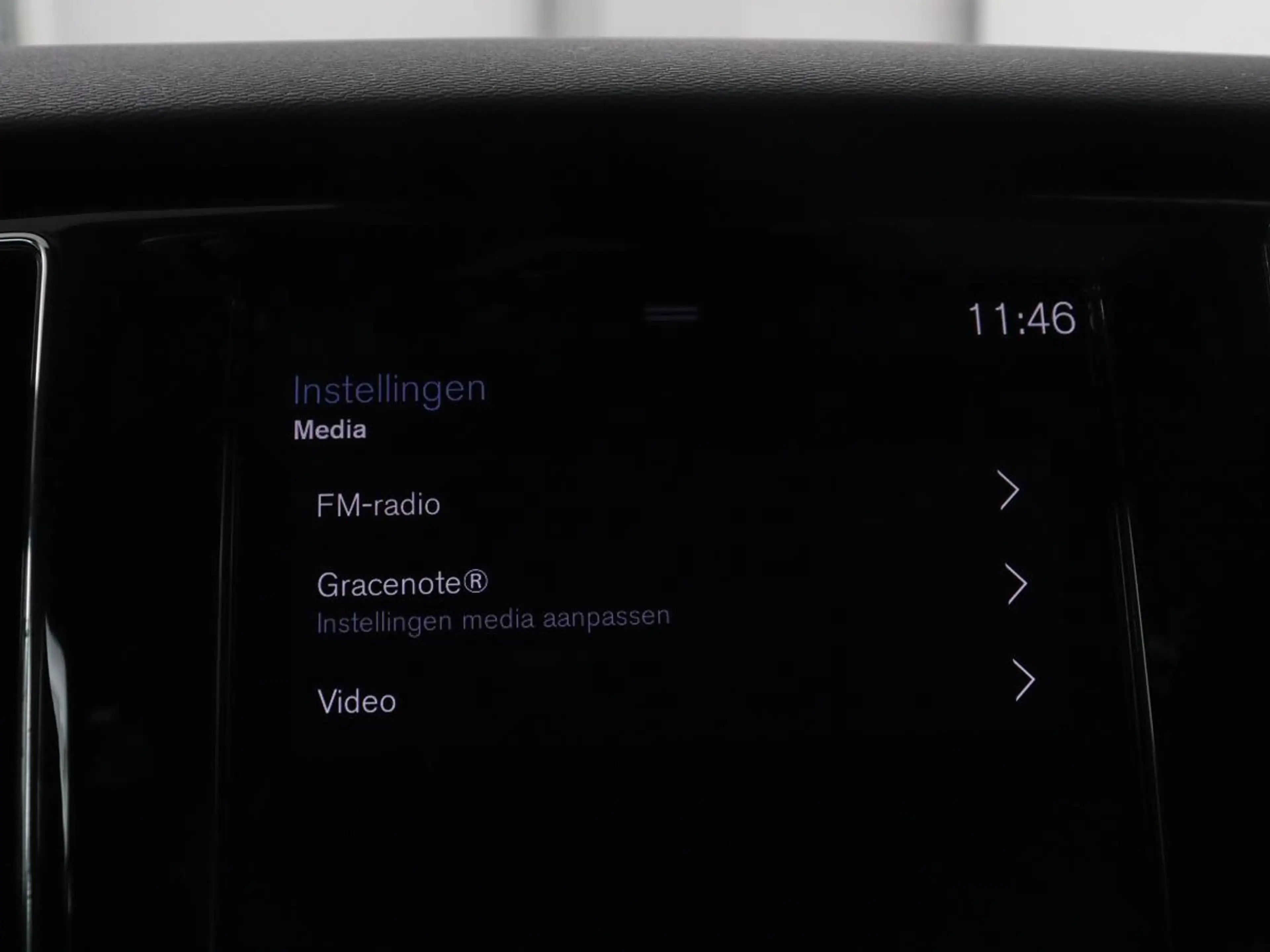 Volvo V60 2.0 T8 Twin Engine AWD R-Design | Apple Carplay | — photo 23
