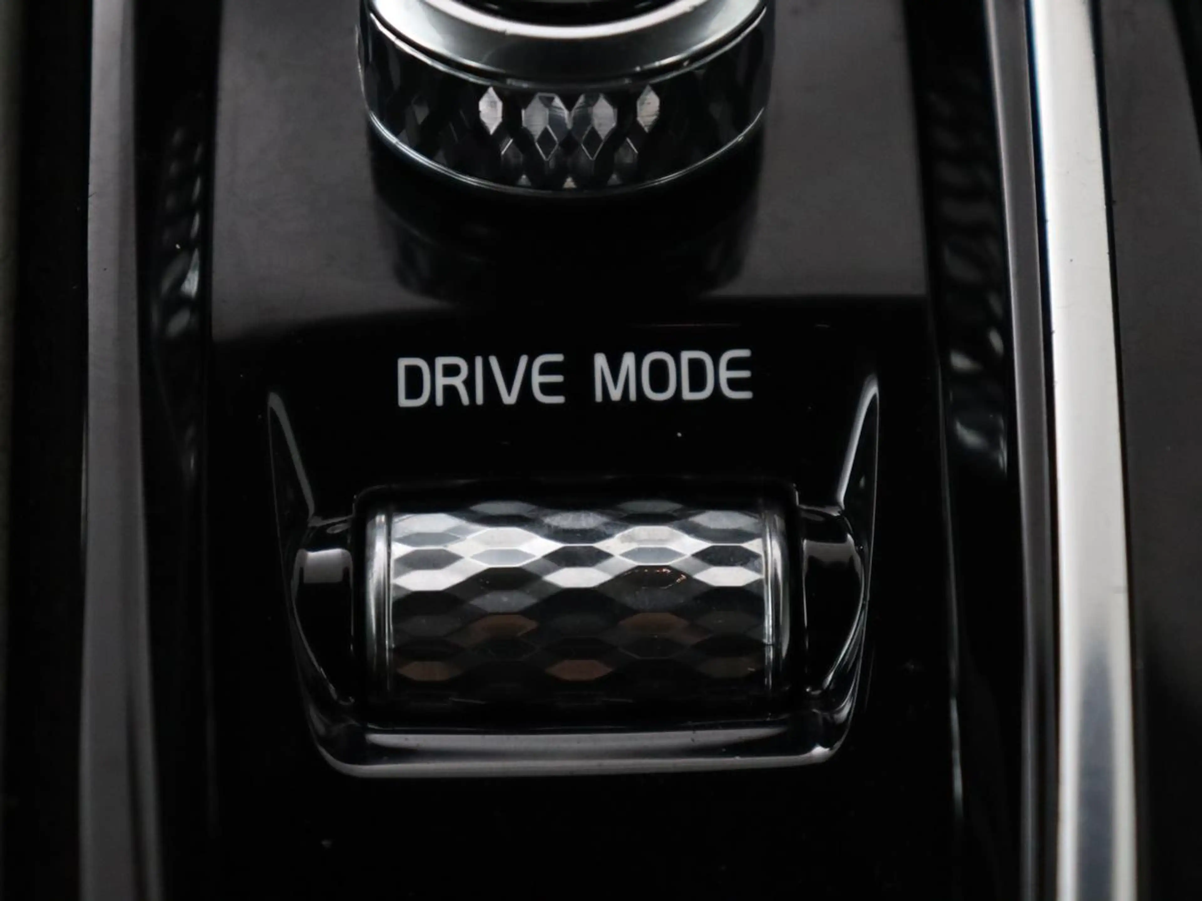 Volvo V60 2.0 T8 Twin Engine AWD R-Design | Apple Carplay | — photo 26