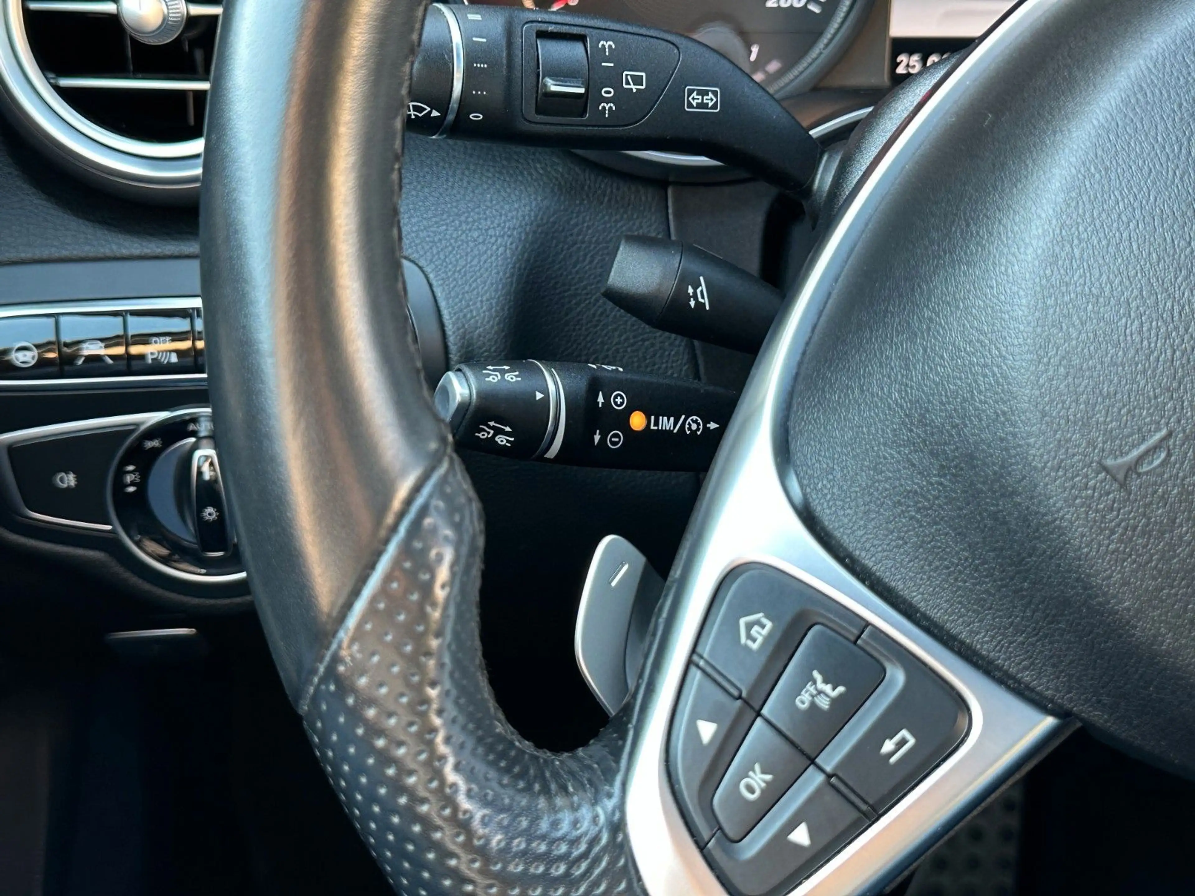 Mercedes-Benz C 400 4M*AMG*MEMORY*COMAND*PANO*SPUR*ACC+*360° — photo 9