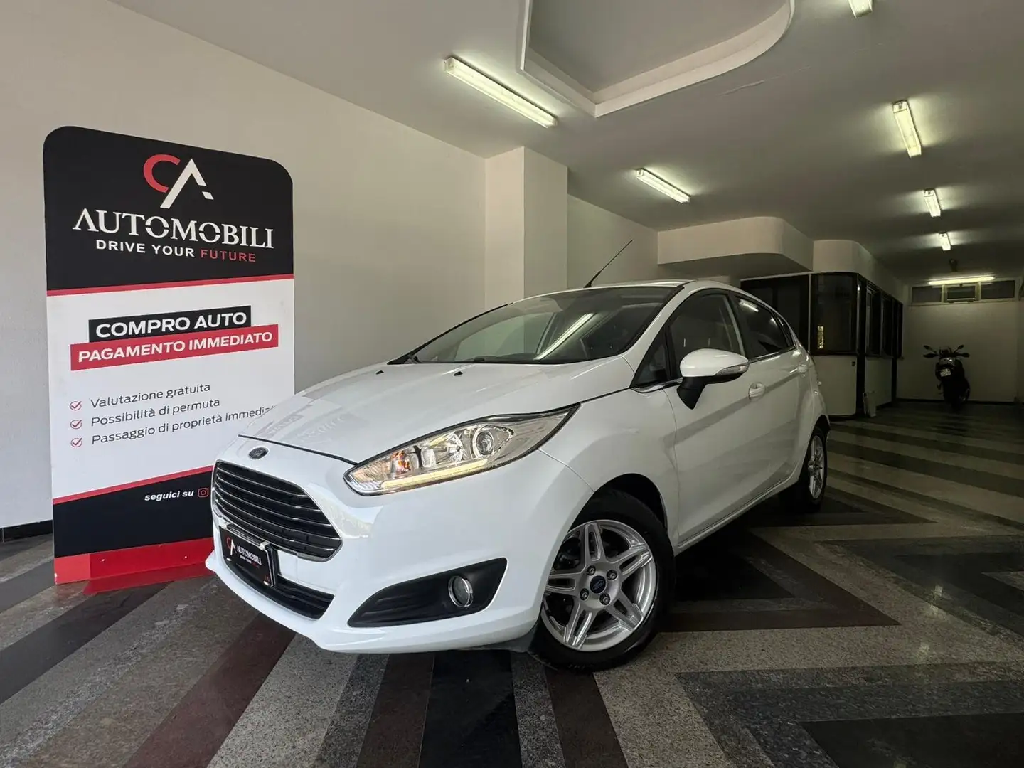 Ford Fiesta Fiesta 1.5 TDCi 75CV 5 porte Titanium Bianco - 1