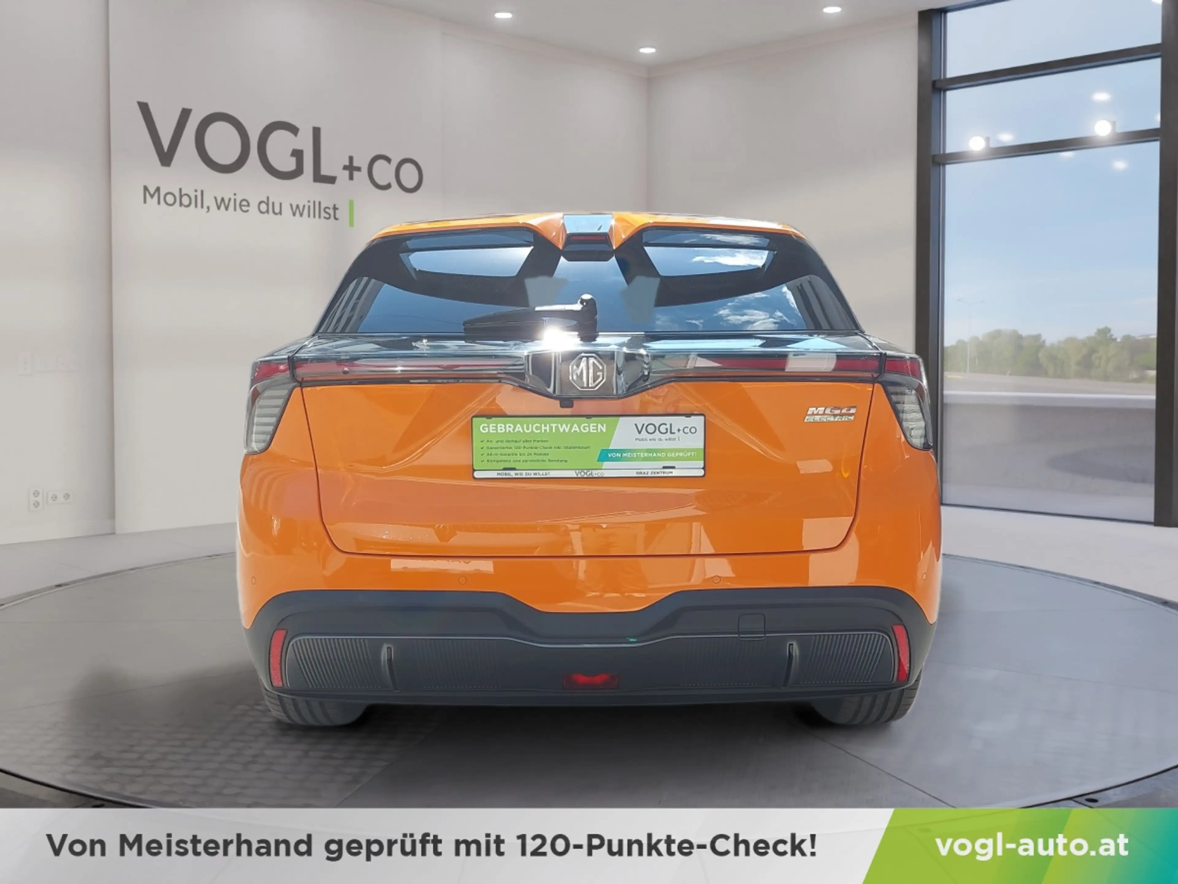 MG MG4 MG4 EV 64kWh Luxury — photo 7